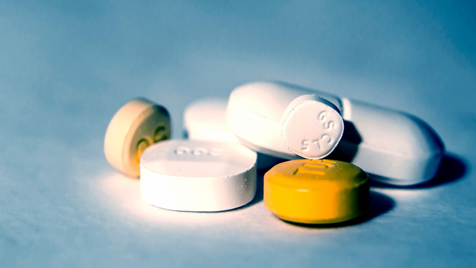 Nikon D5100 sample photo. Drugs, pill, tablet photography
