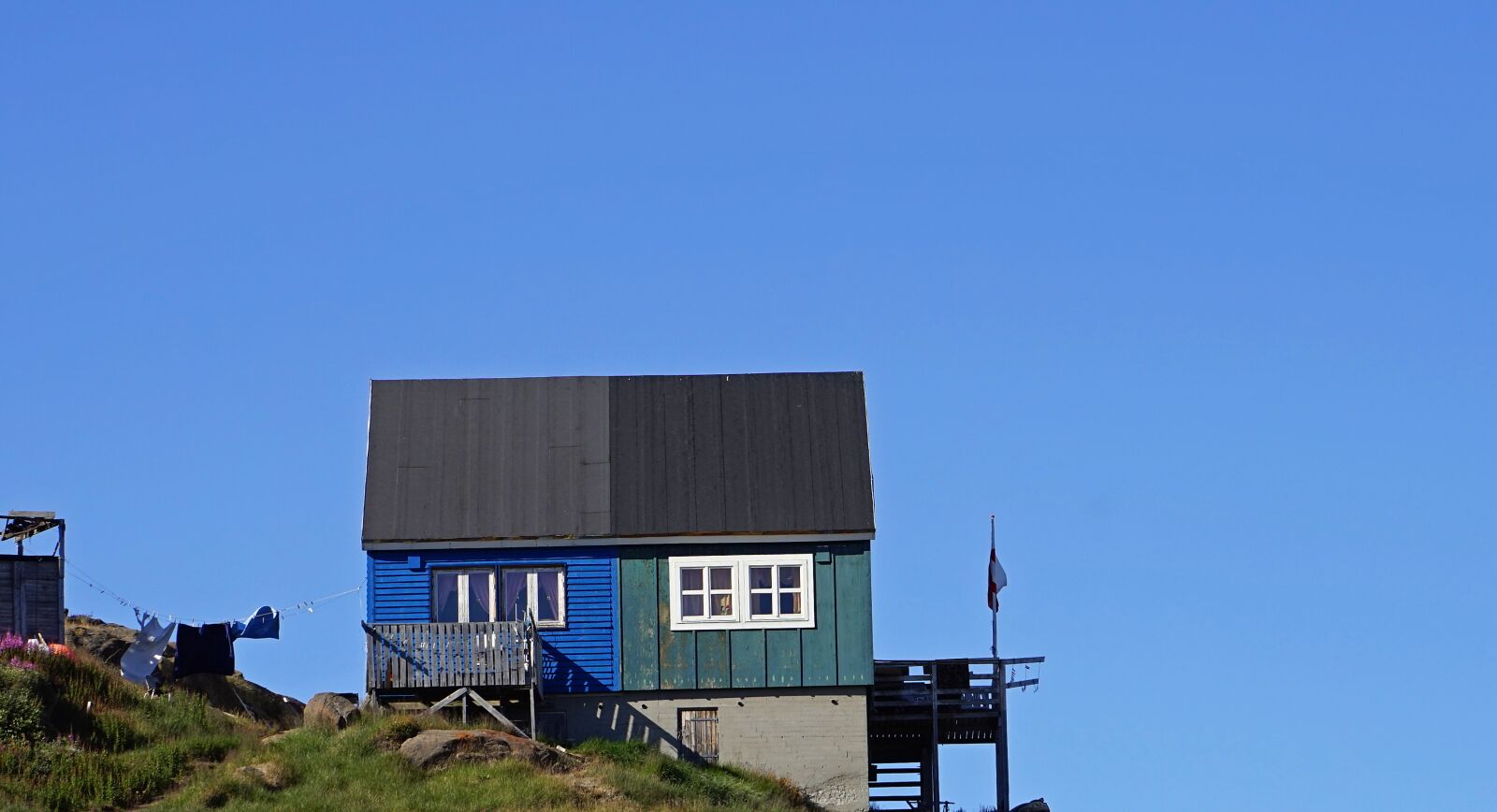 Sony a7 sample photo. Sky, house, blue photography