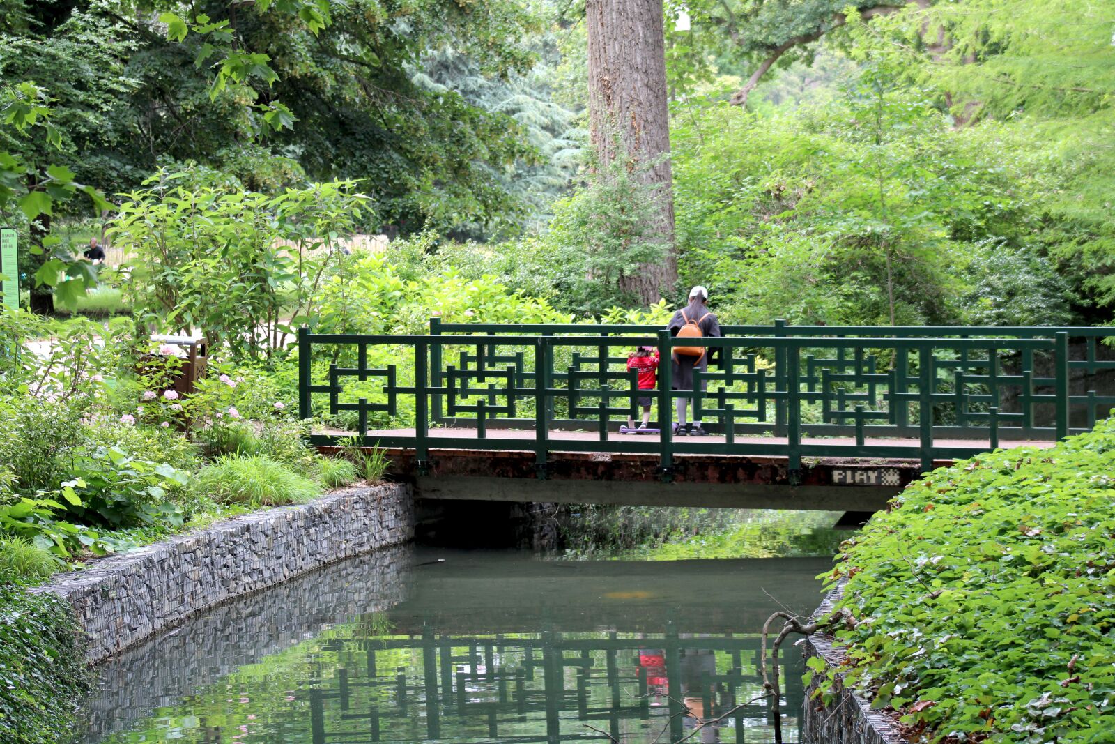 Canon EF75-300mm f/4-5.6 sample photo. Bridge, garden, japan photography