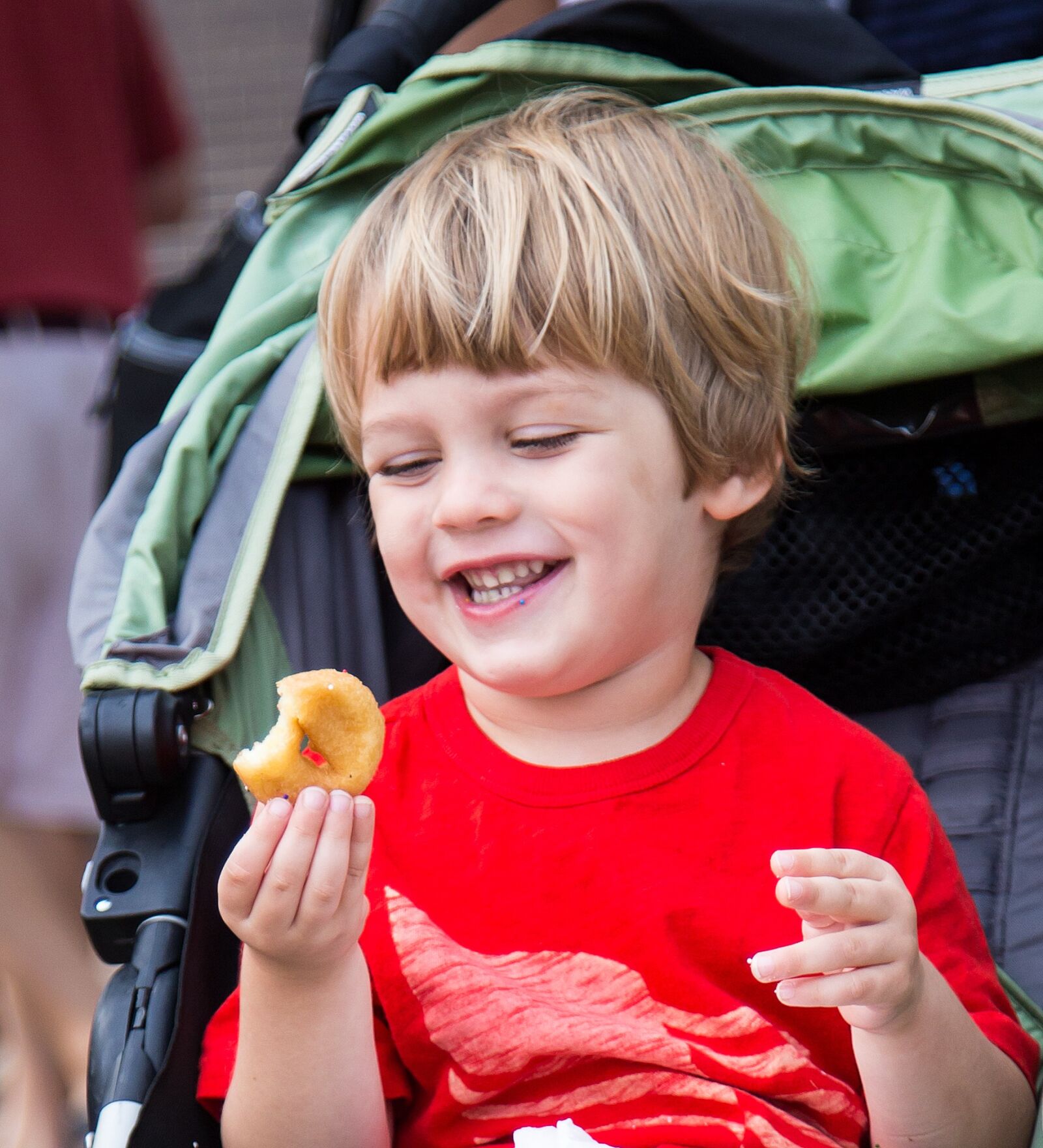 Canon EOS 6D + Canon EF 24-105mm F4L IS USM sample photo. Boy, smile, donut photography