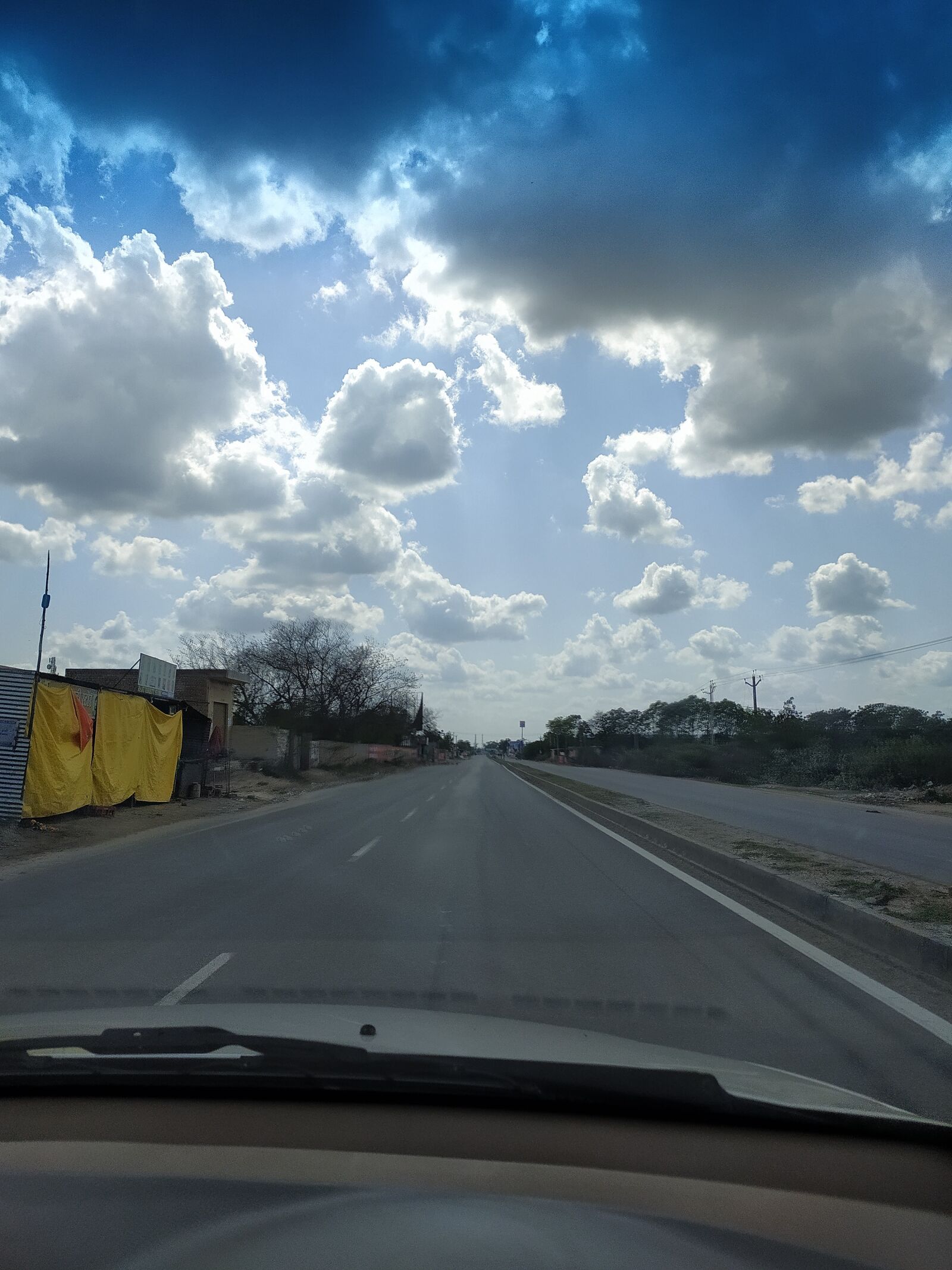 Xiaomi Redmi Note 8 sample photo. Car view, no traffic photography