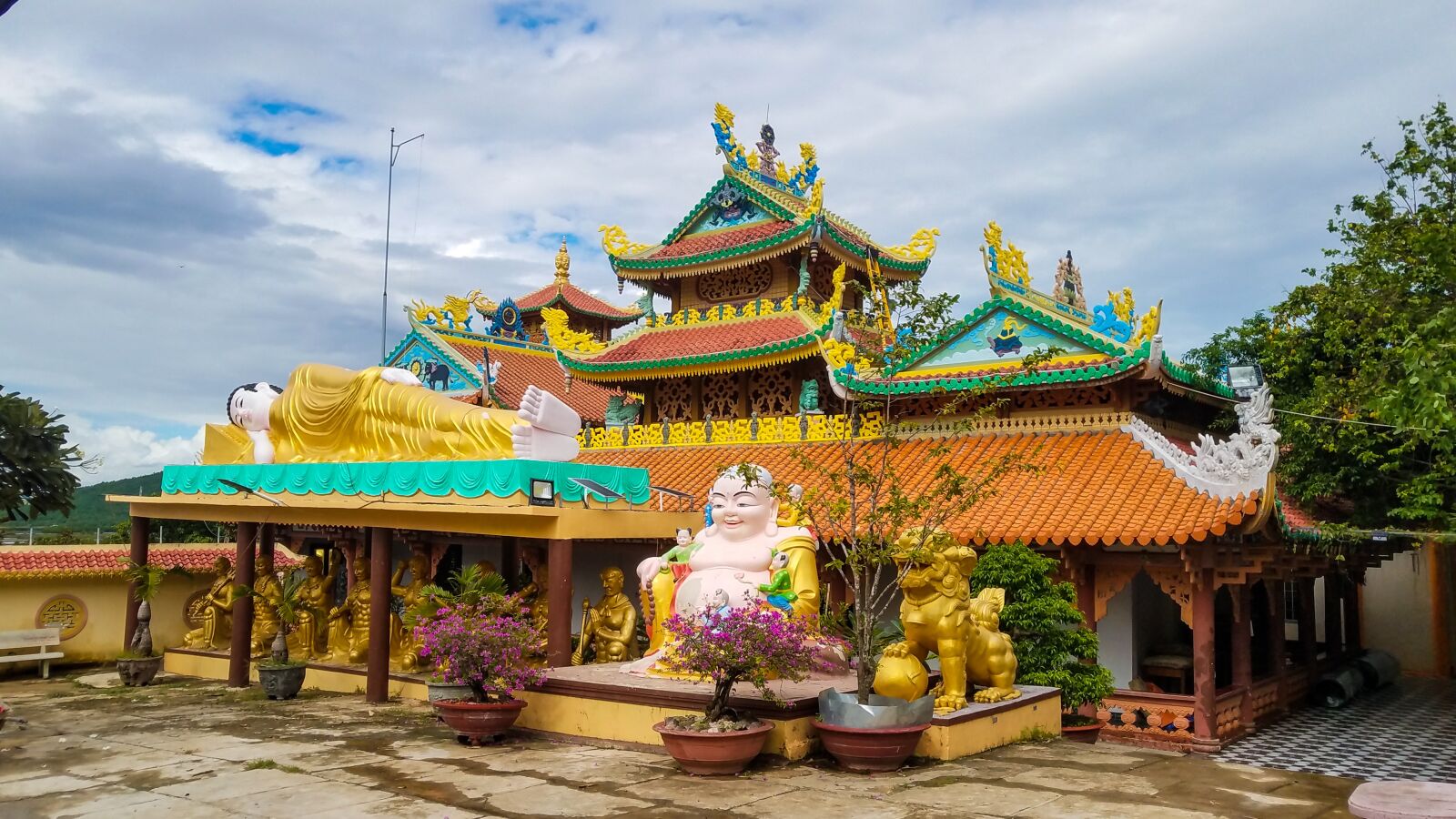 Samsung Galaxy S7 Edge Rear Camera sample photo. Temple, vietnam, buddhism photography