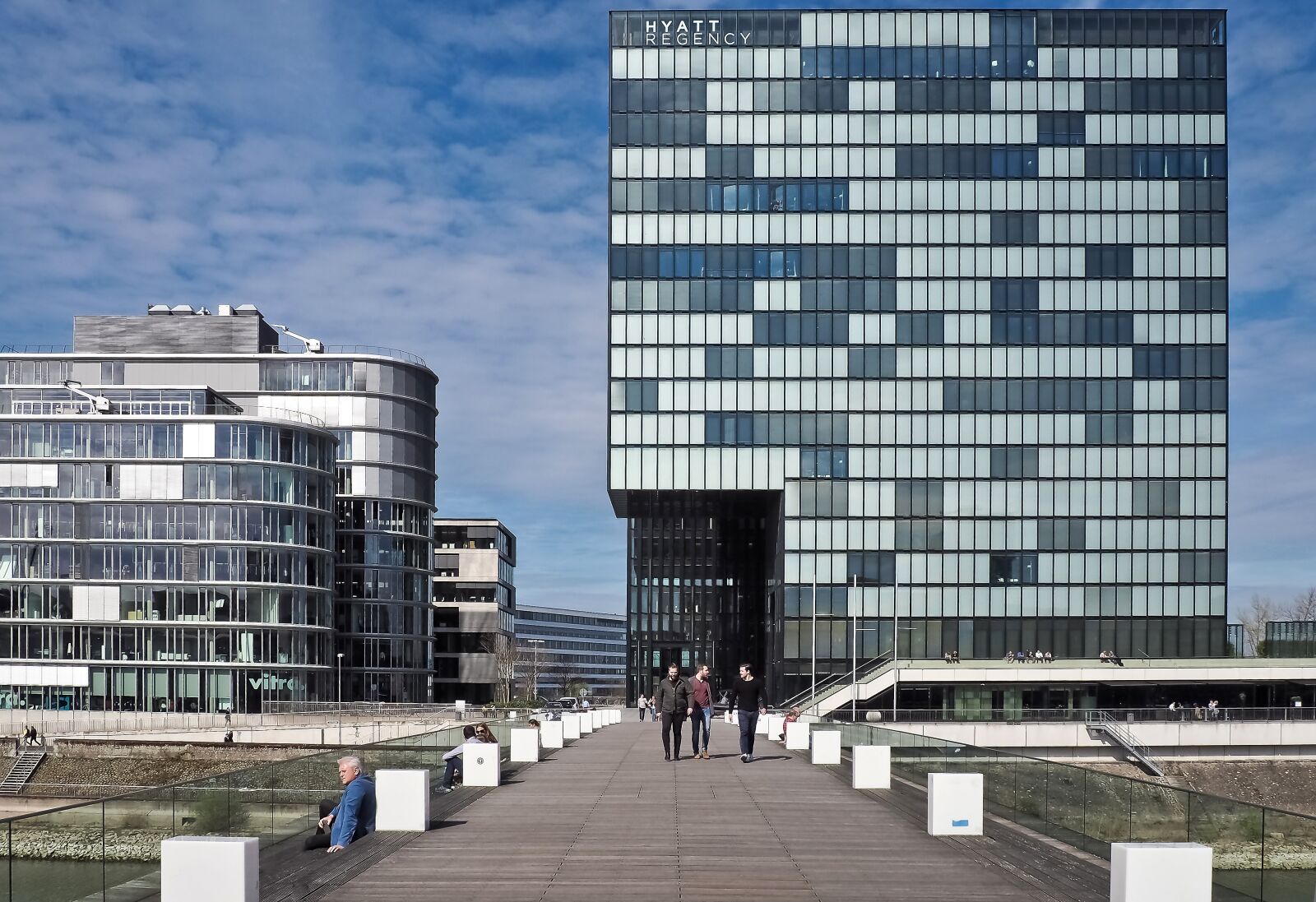 Olympus OM-D E-M10 sample photo. Architecture, modern architecture, city photography