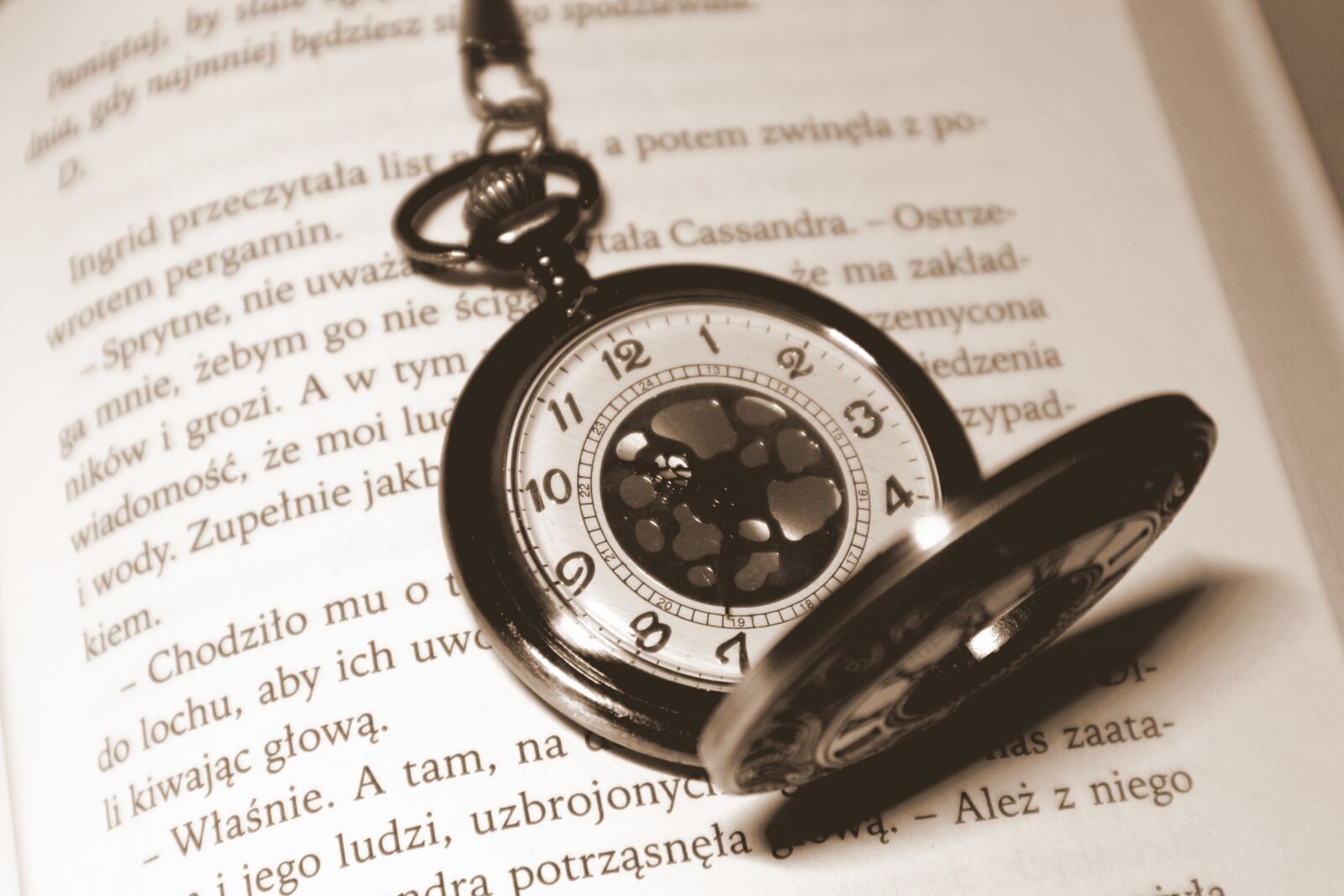 Canon EOS M10 sample photo. Clock, book, time photography