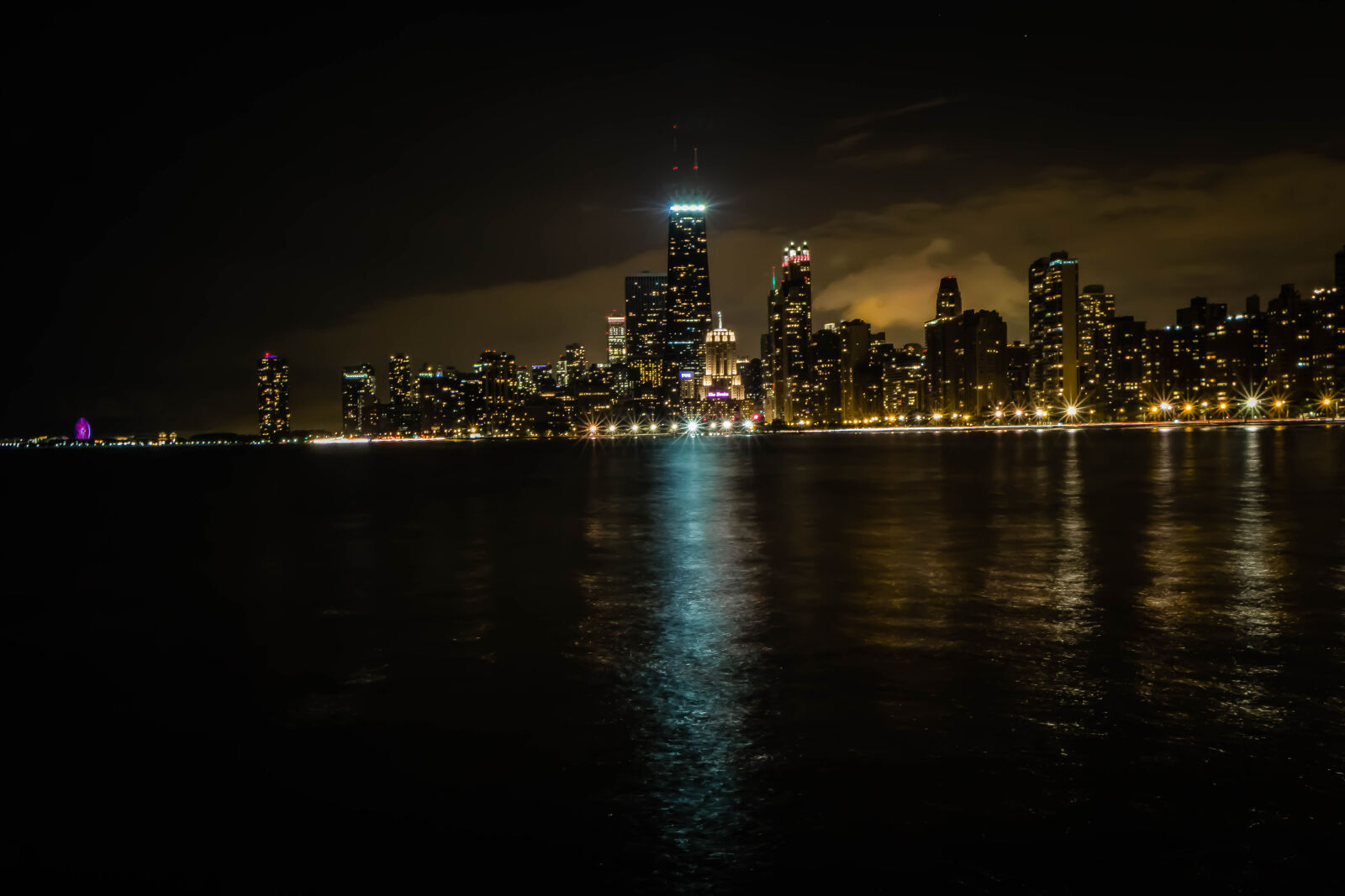 Canon EF-S 17-55mm F2.8 IS USM sample photo. Chicago, city, city, lights photography