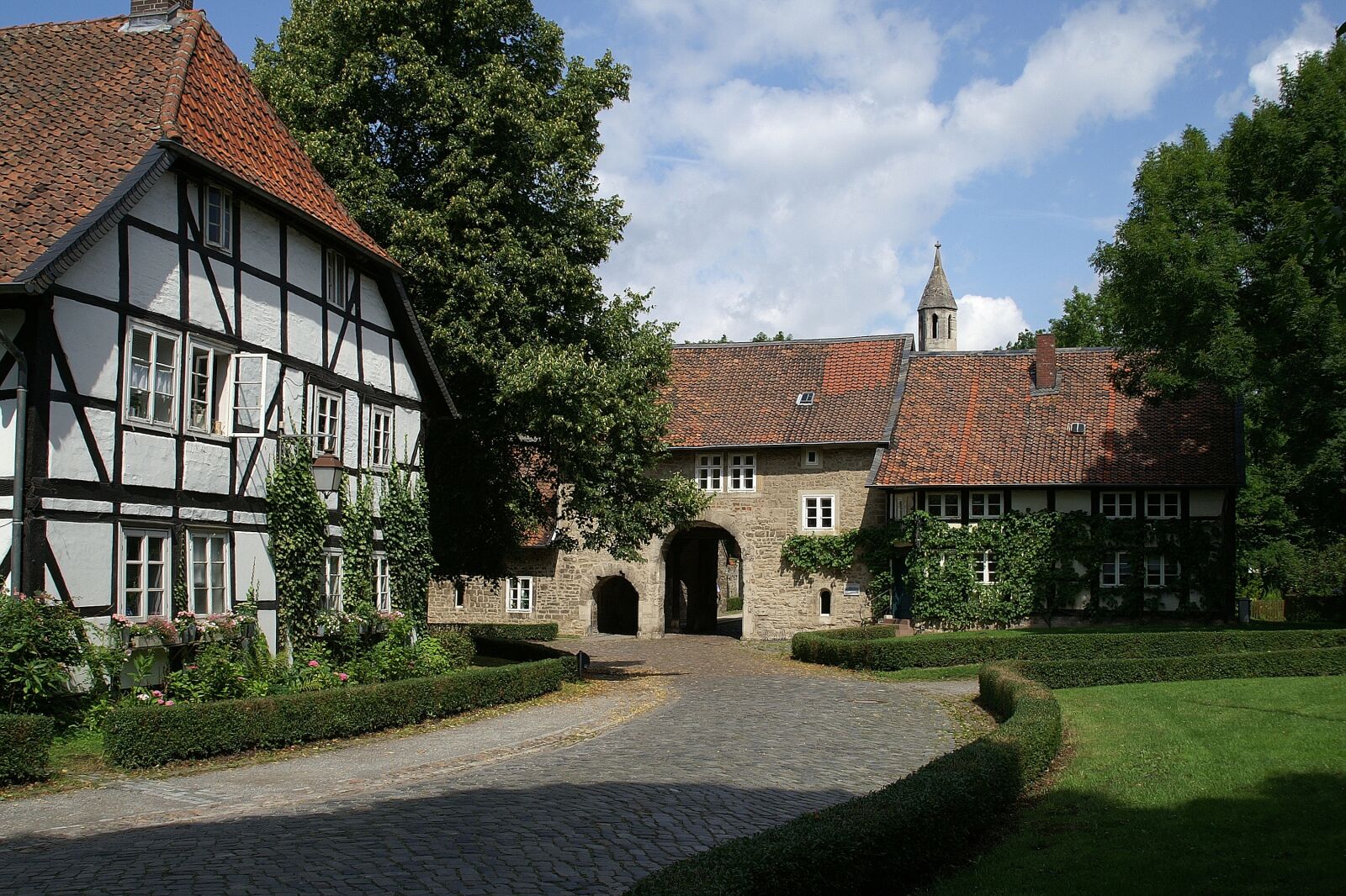 KONICA MINOLTA DYNAX 7D sample photo. Braunschweig, riddagshausen, monastery photography