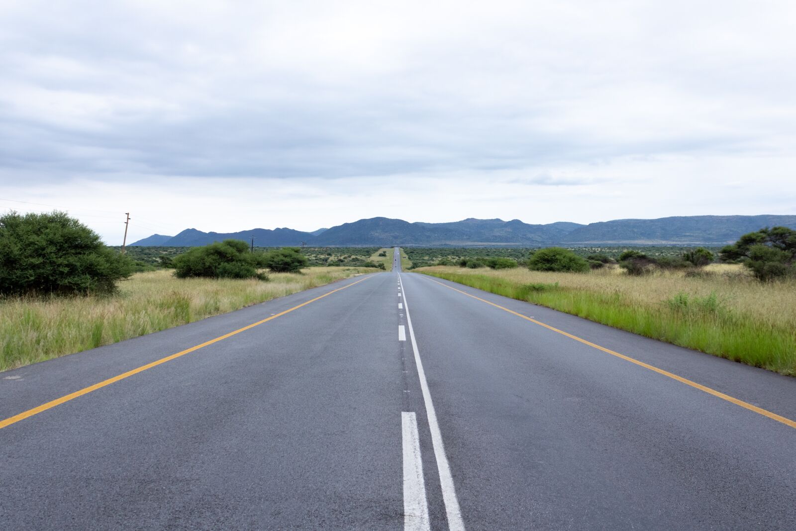 Canon EOS 2000D (EOS Rebel T7 / EOS Kiss X90 / EOS 1500D) sample photo. Open road, south africa photography