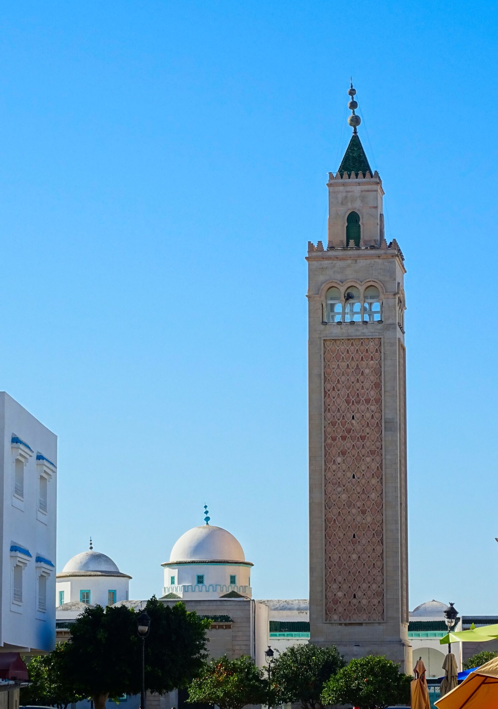Sony Cyber-shot DSC-HX400V sample photo. Architecture, minaret, dome photography