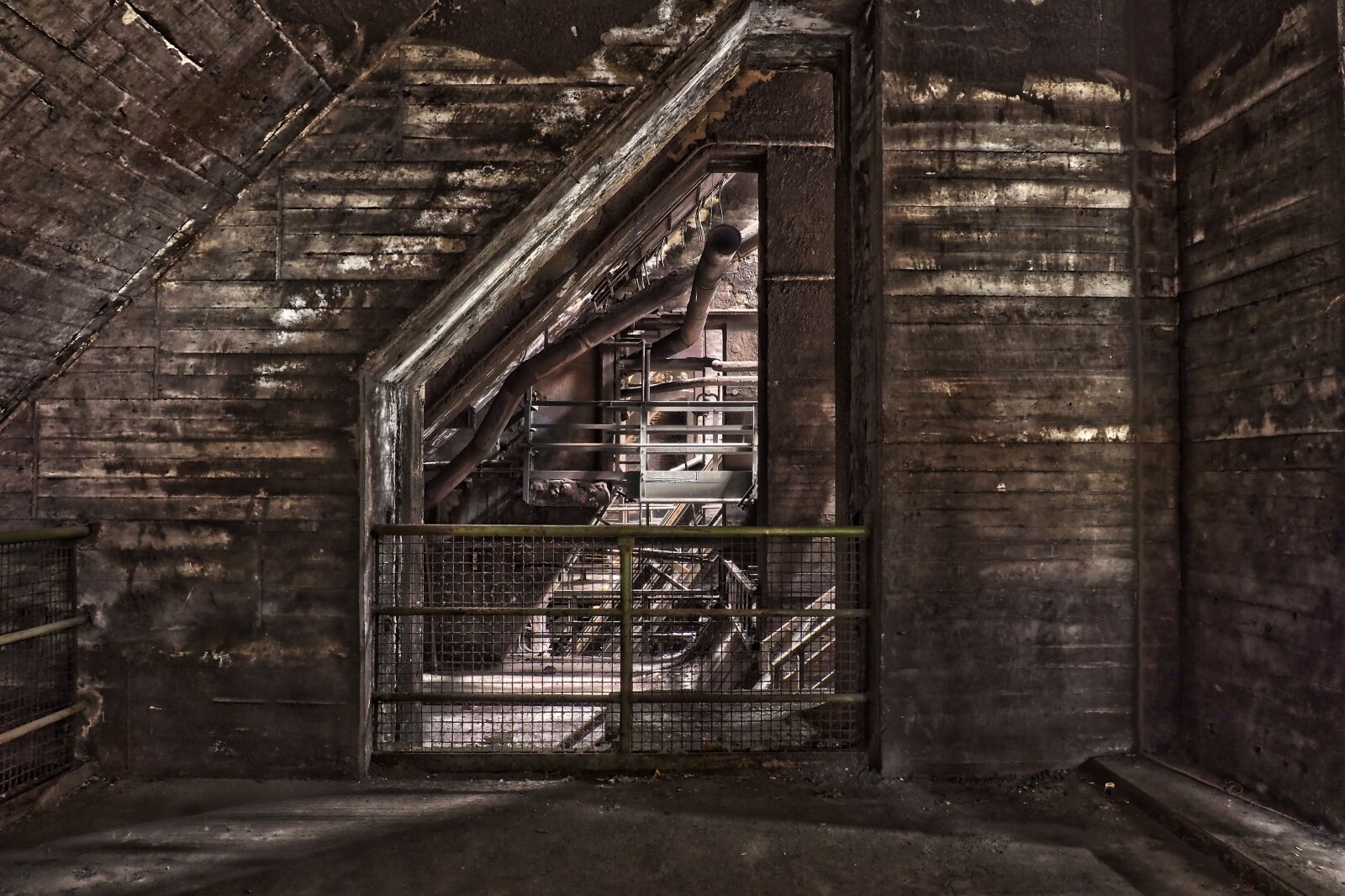 Olympus OM-D E-M10 sample photo. Lost places, industry, pforphoto photography