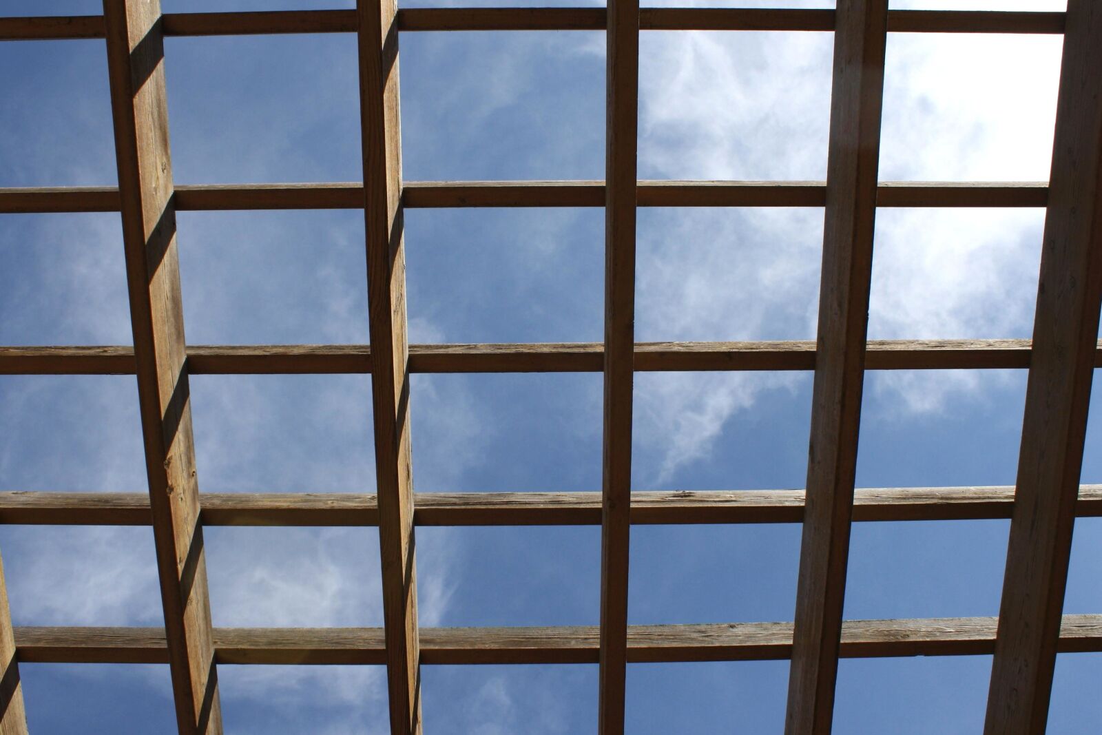 f/3.5-5.6 IS sample photo. Blue sky, terrace roof photography
