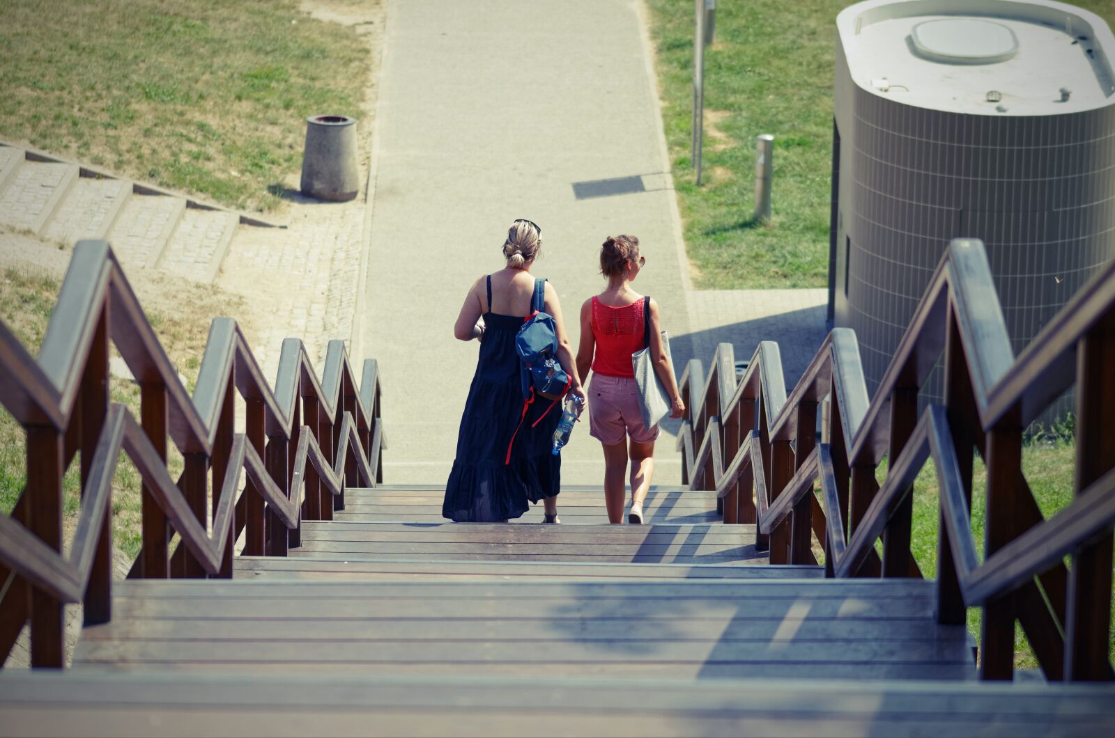 Nikon D5100 sample photo. Women, people, tourists photography