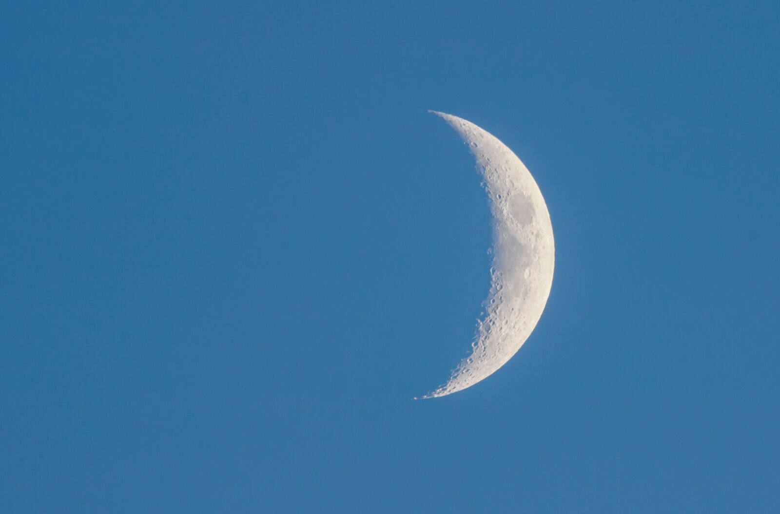 150-600mm F5-6.3 DG OS HSM | Contemporary 015 sample photo. Crescent moon, moon, sky photography