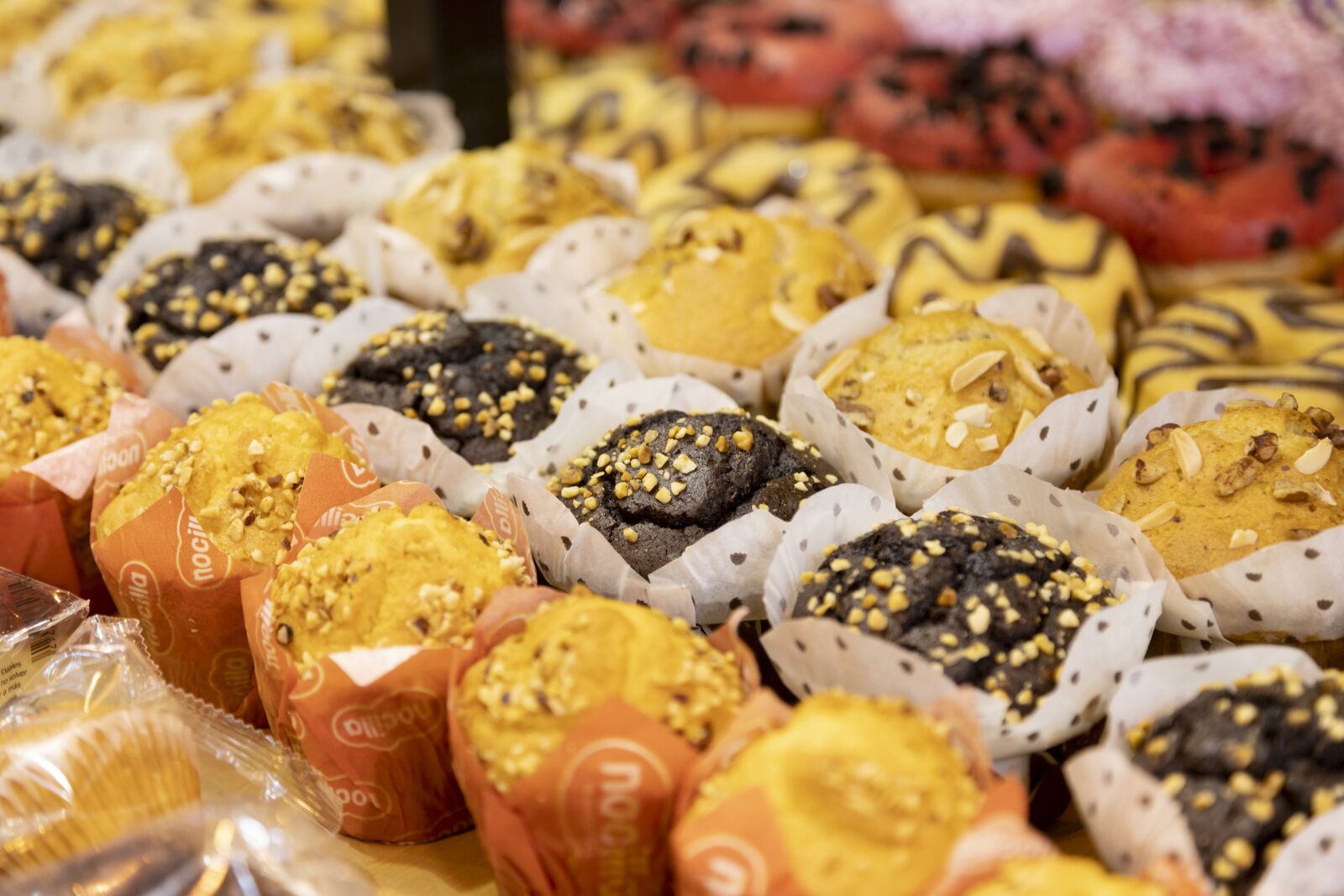 Canon EOS 6D Mark II sample photo. Sweet, croissants, gula photography