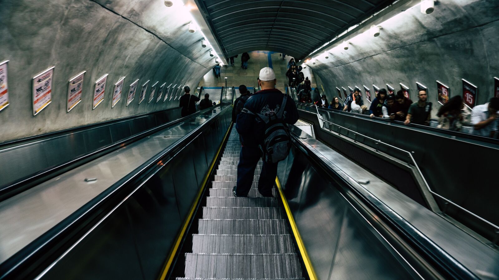 Sony a6300 sample photo. Commuter, escalator, motion photography