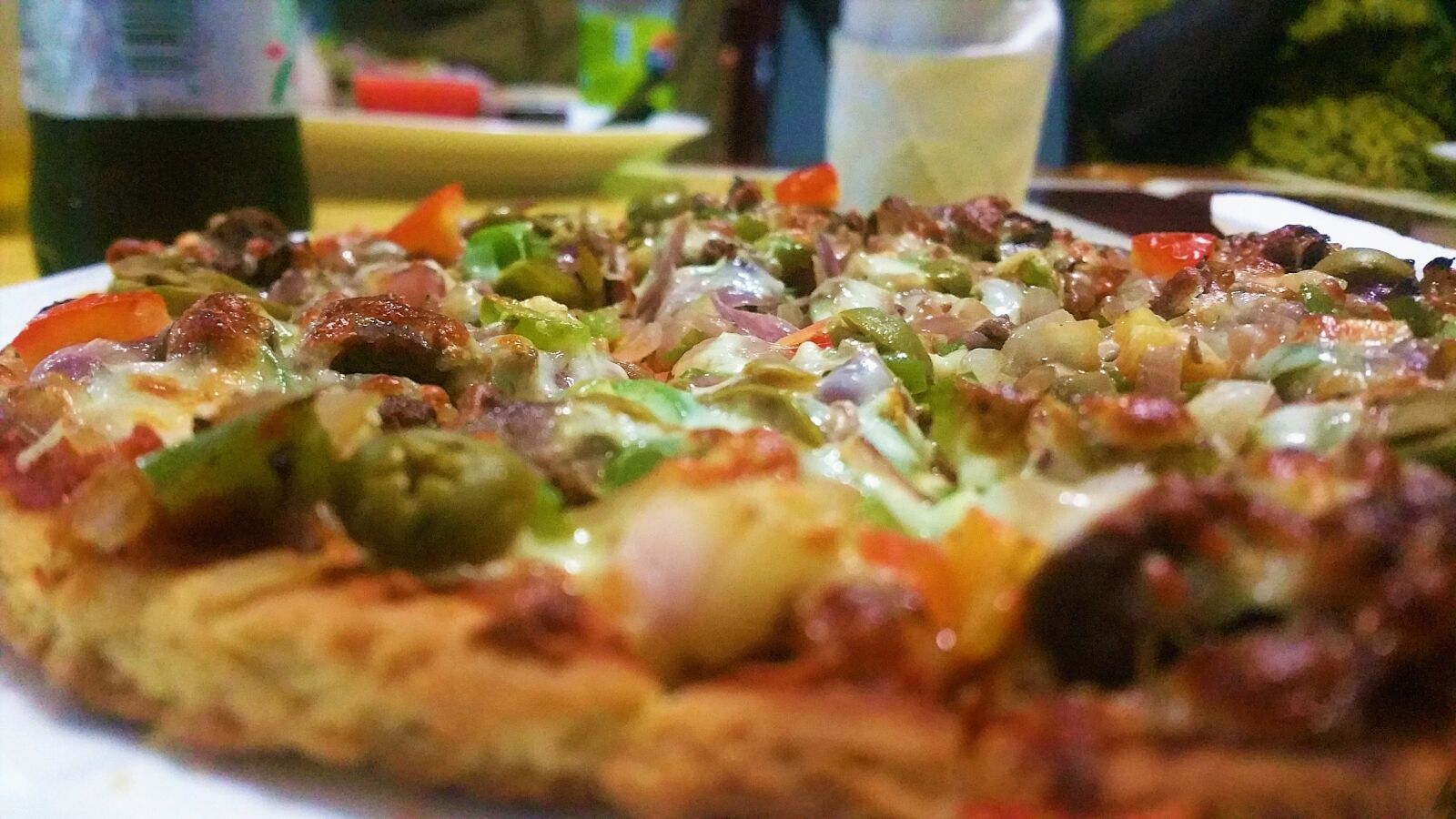 Samsung Galaxy Note4 sample photo. Pizza, food, dinner photography