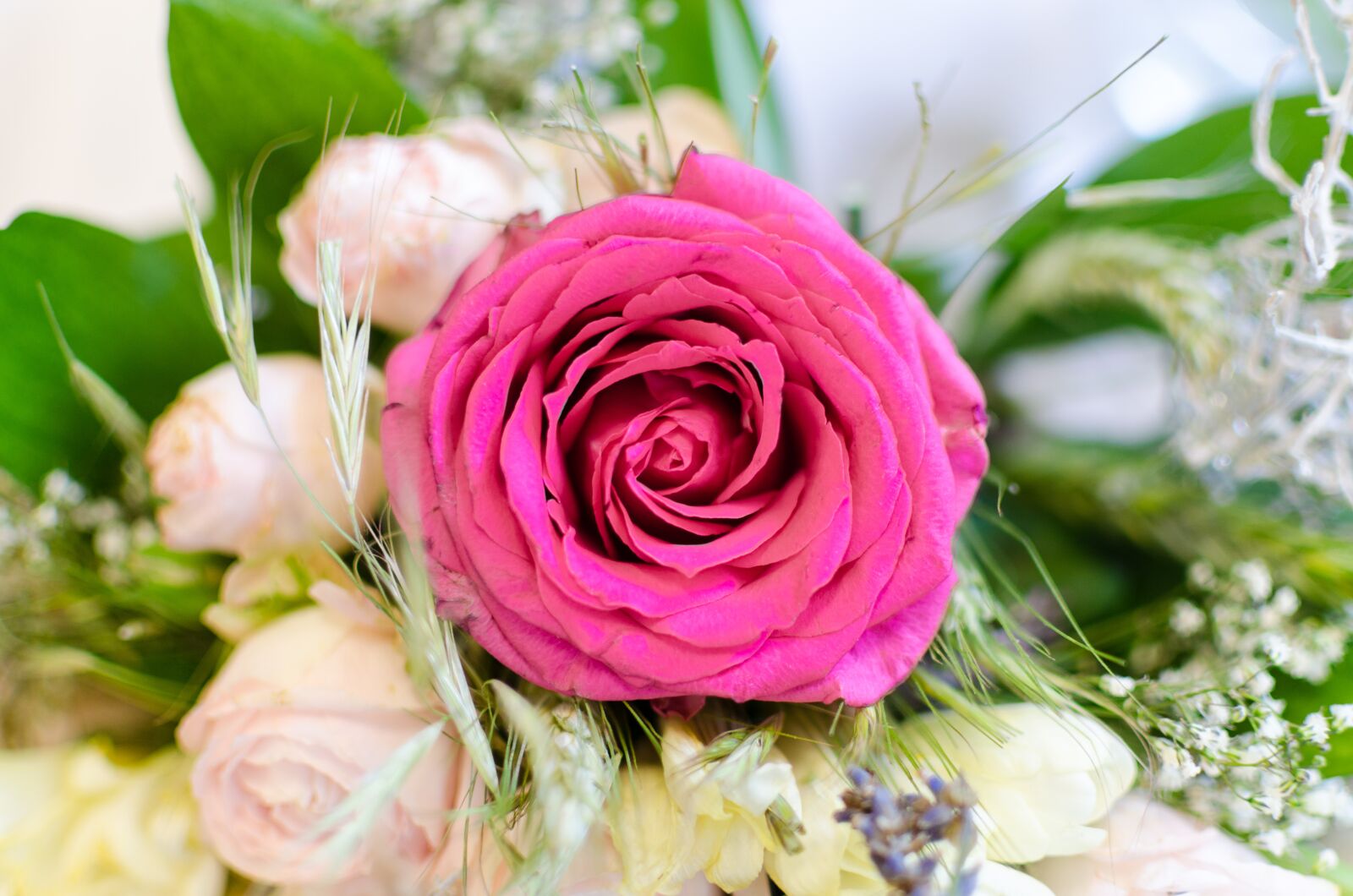 Nikon D5100 sample photo. Wedding, bouquet, vibrant photography