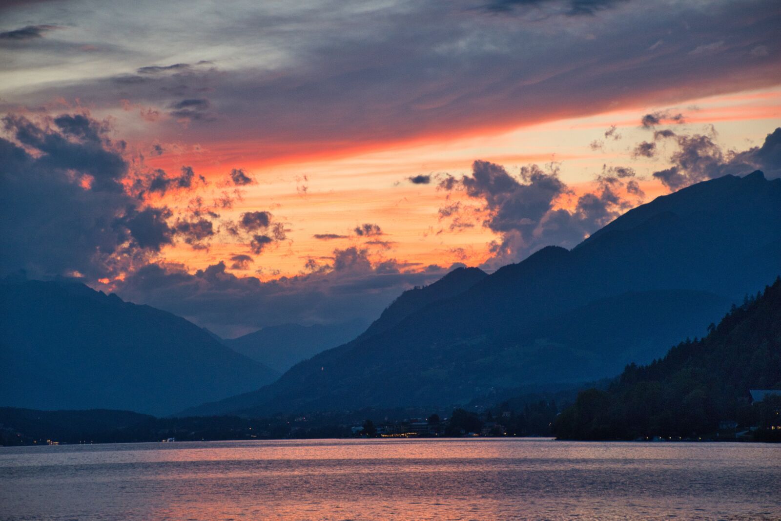 Nikon D5600 sample photo. Lake, sunset, mountains photography