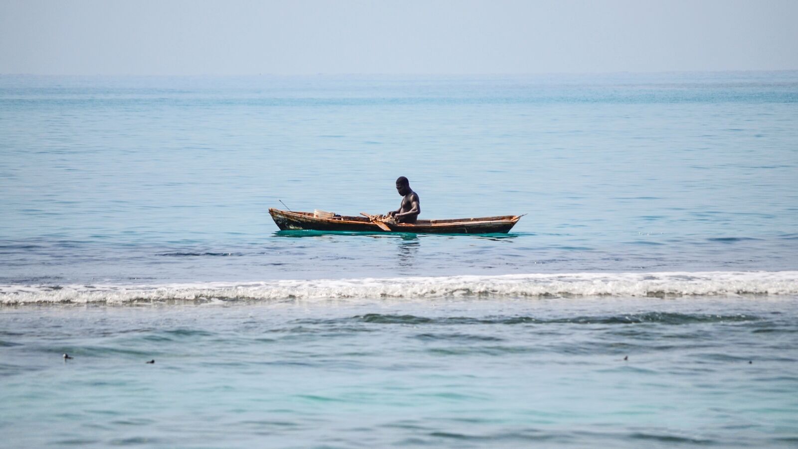 Nikon D5100 sample photo. Boat, water, sea photography