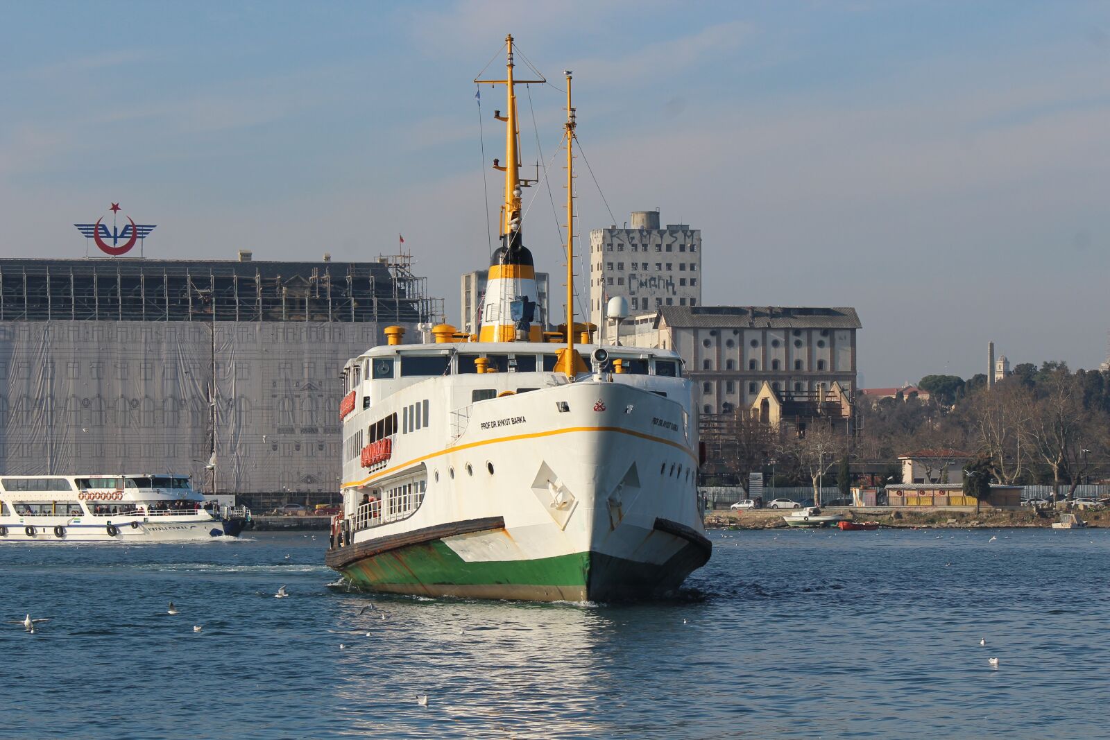 Canon EOS 1300D (EOS Rebel T6 / EOS Kiss X80) sample photo. Istanbul, ship, v photography