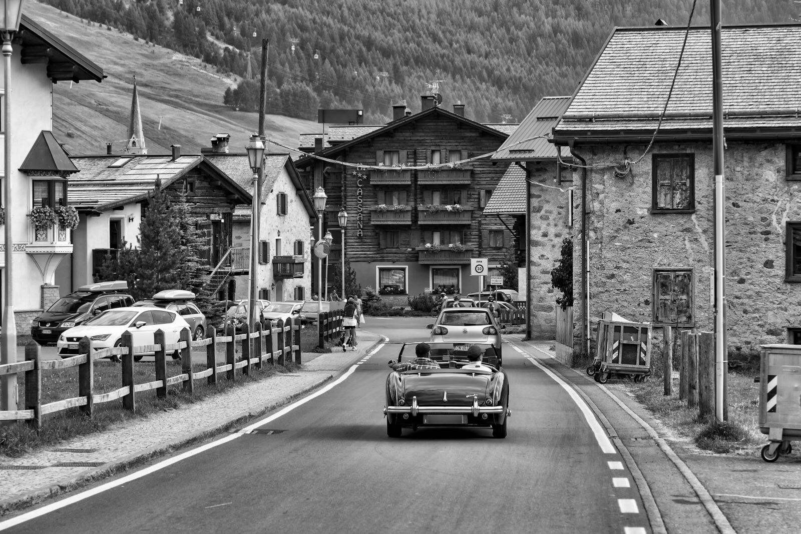 Canon EOS 6D + Canon EF 24-105mm F4L IS USM sample photo. Livigno, valtellina, black and photography