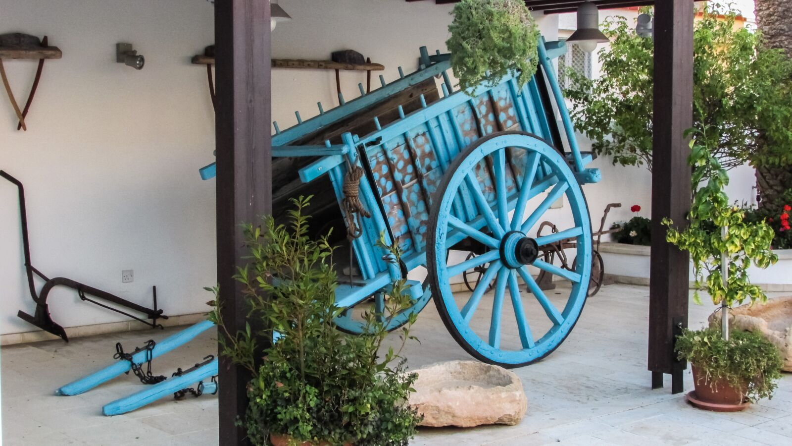 Canon PowerShot SX400 IS sample photo. Cyprus, paralimni, wagon photography