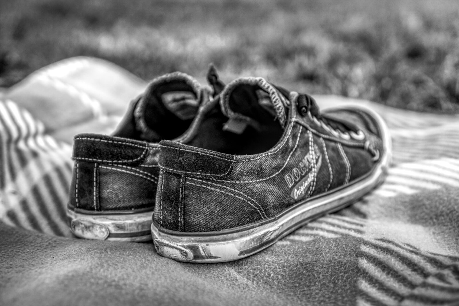 Sony a6000 + Sony E 35mm F1.8 OSS sample photo. Shoes, sneaker, foot photography