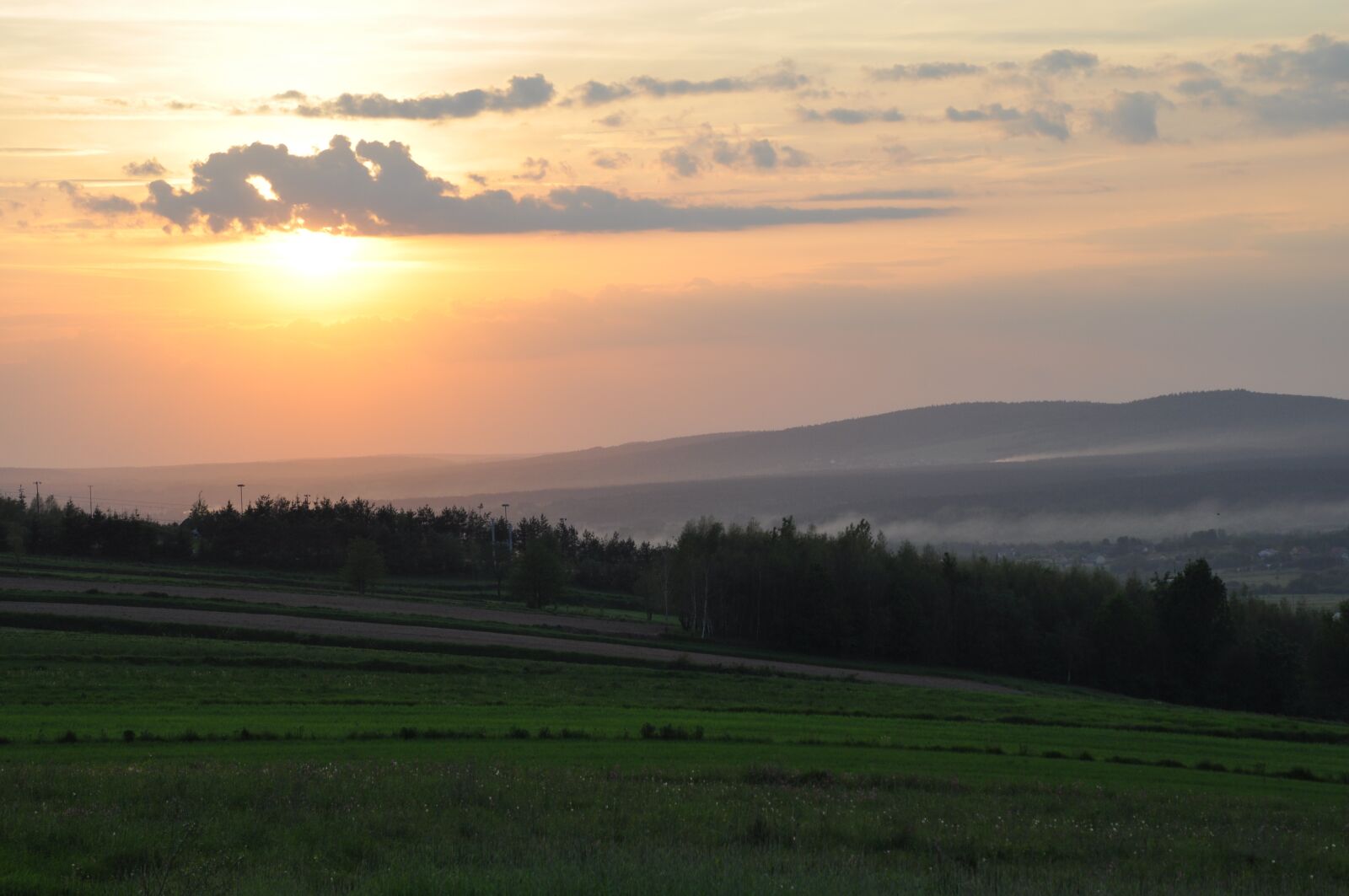 Nikon D5000 sample photo. The sun, sky, clouds photography