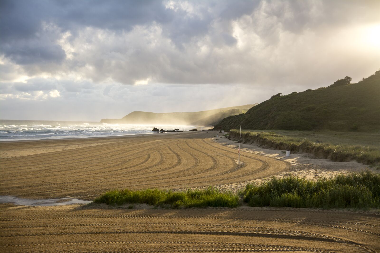 Nikon D7100 sample photo. Sunrise, beach, clouds photography