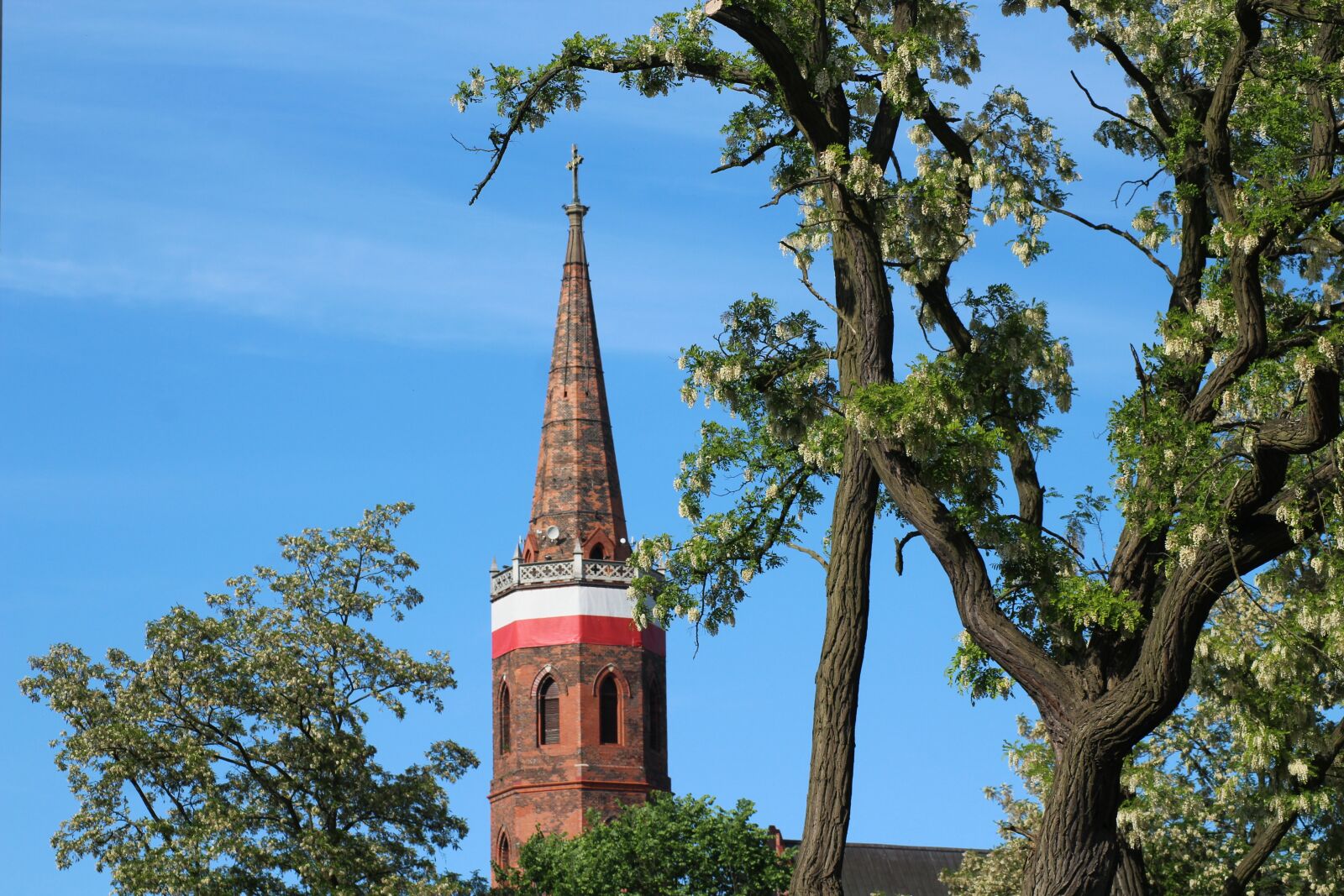 Canon EOS 1200D (EOS Rebel T5 / EOS Kiss X70 / EOS Hi) sample photo. Tower, church, view photography