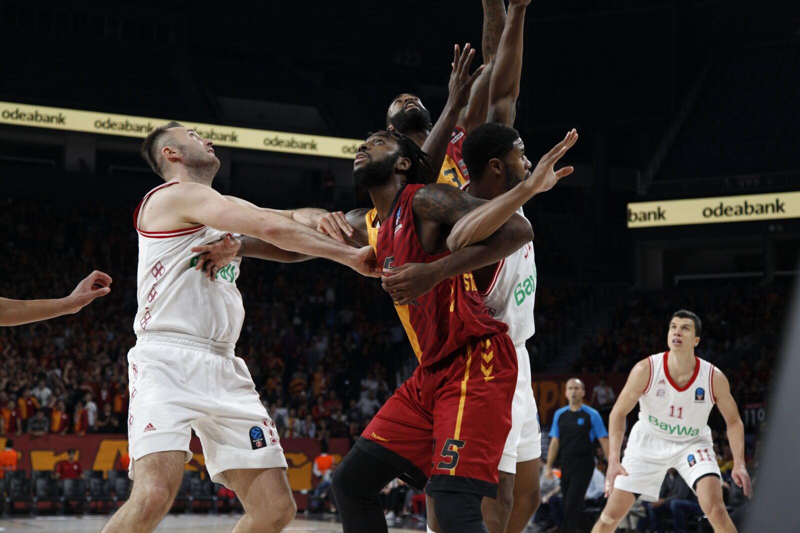 Canon EOS 5D Mark II sample photo. Galatasaray, odeabank, bayern photography