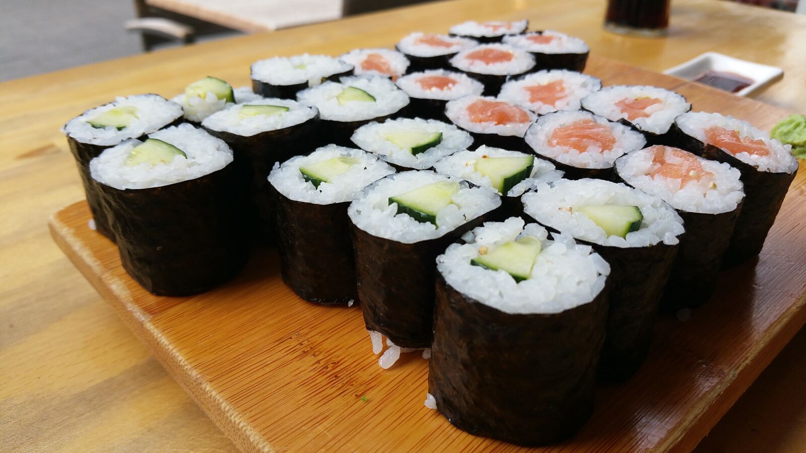 Samsung Galaxy S5 LTE-A sample photo. Sushi, dinner, food photography