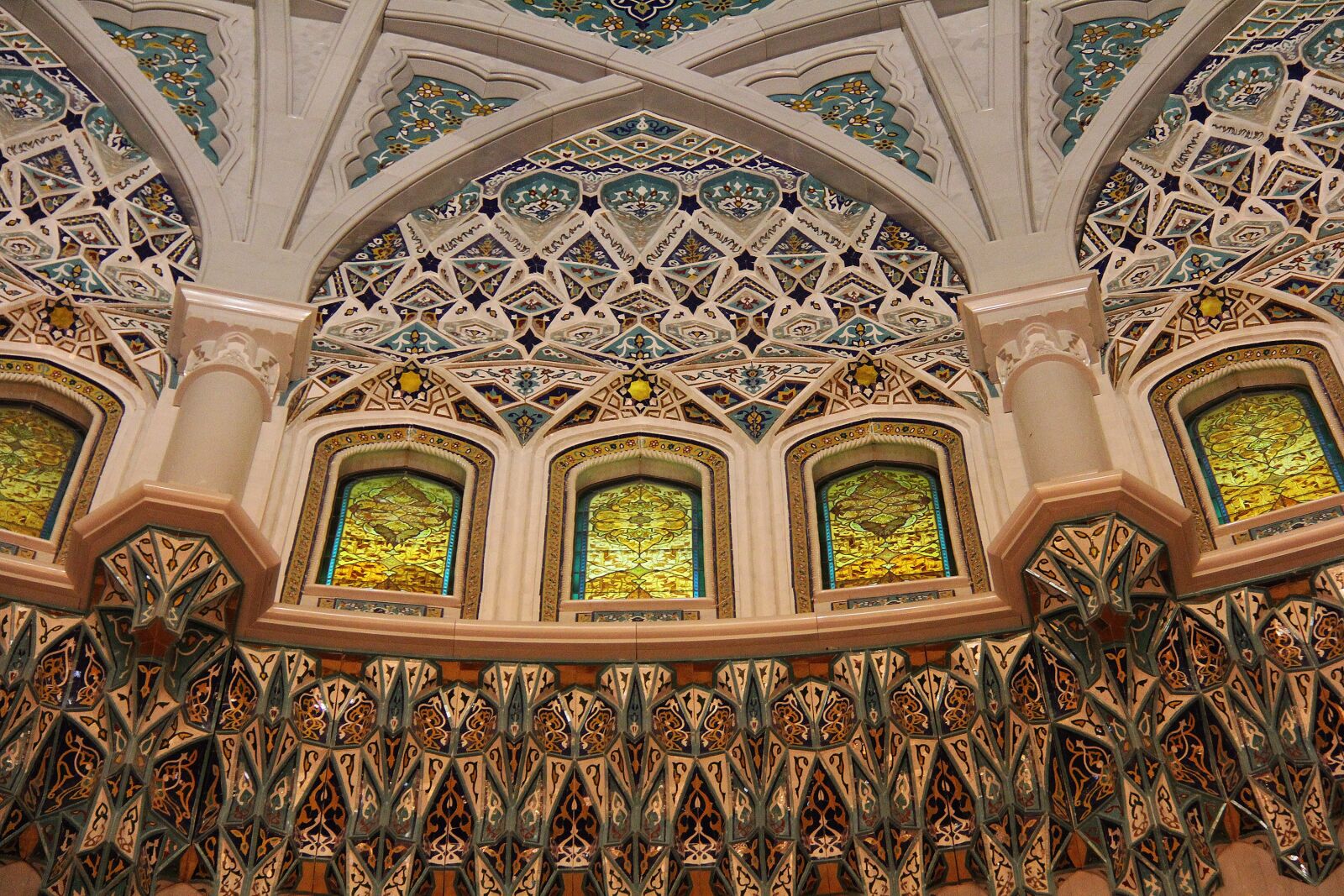 Canon EF-S 18-200mm F3.5-5.6 IS sample photo. Mosaic, religion, decoration photography