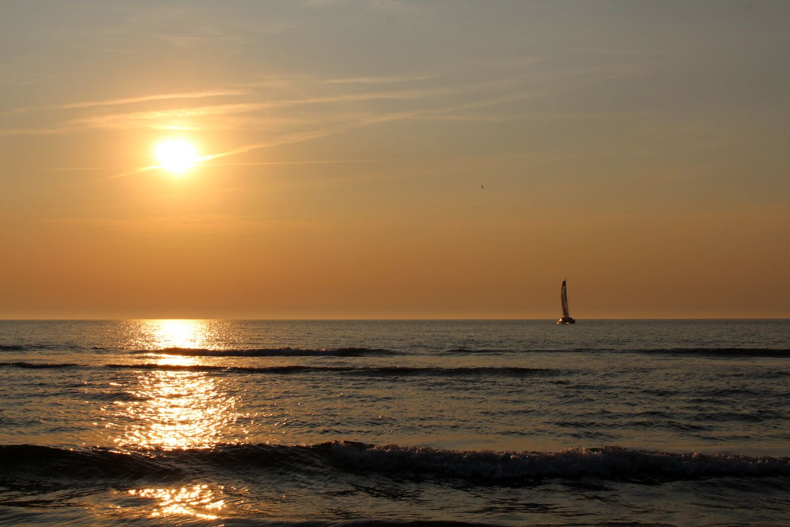 Canon EOS 700D (EOS Rebel T5i / EOS Kiss X7i) sample photo. Sunset, langeoog, sea photography