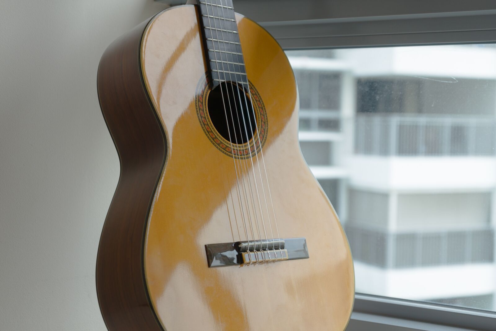 Sony a7S + Sony FE 28-70mm F3.5-5.6 OSS sample photo. Guitar, classical guitar, music photography