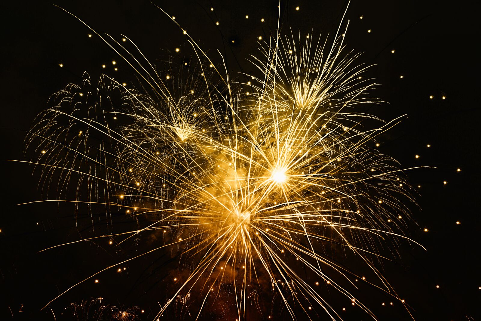 Sony a7 + Sony FE 28-70mm F3.5-5.6 OSS sample photo. Fireworks, new year's day photography