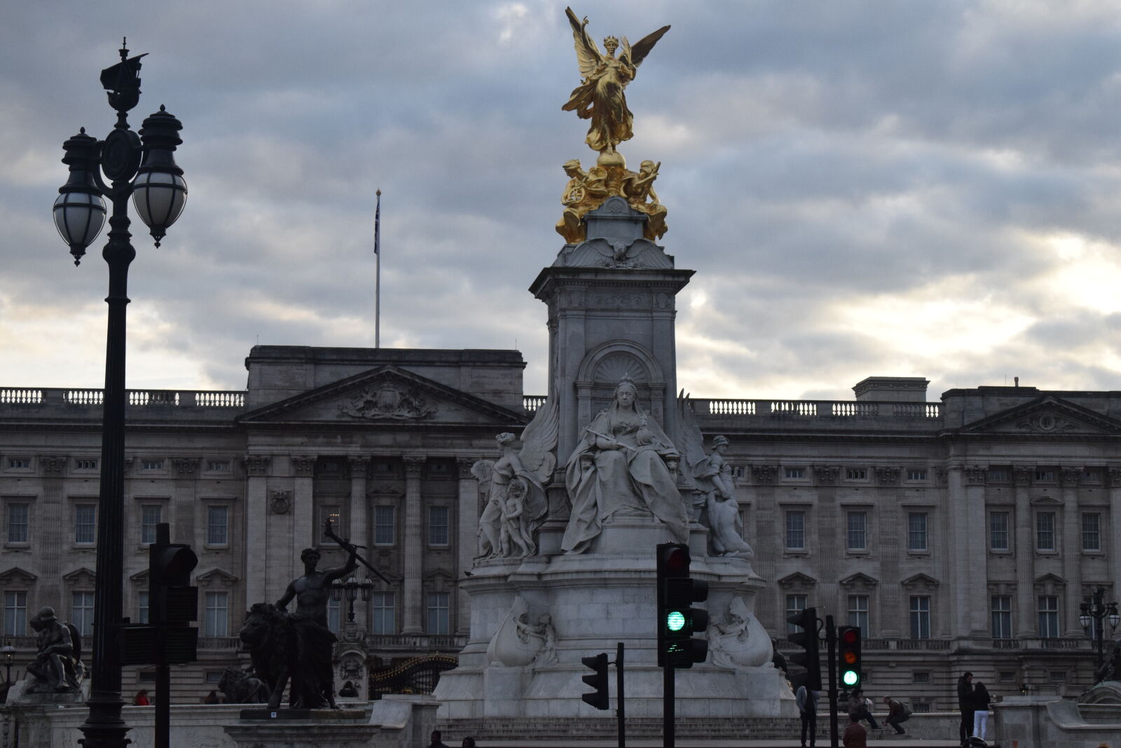 Nikon D3300 sample photo. Buckingham, palace, london, statue photography