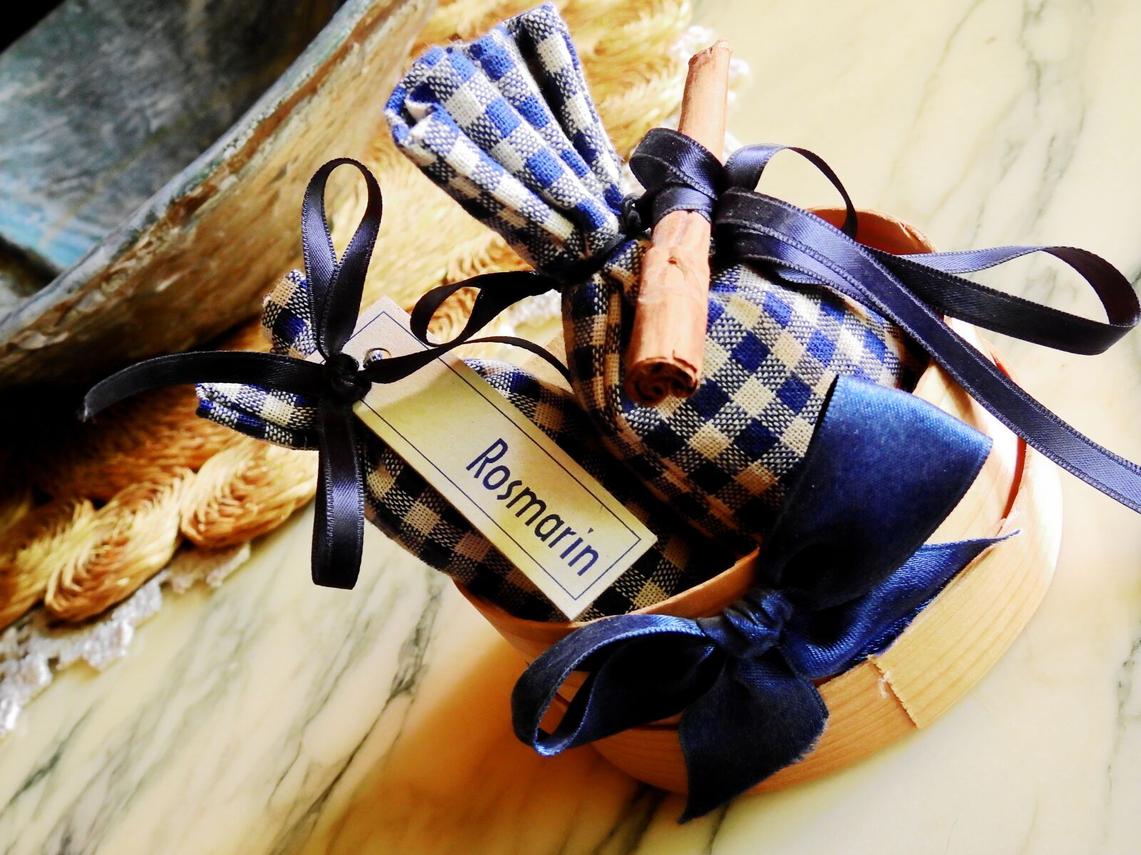 Nikon Coolpix P900 sample photo. Spice, bag, rosemary photography