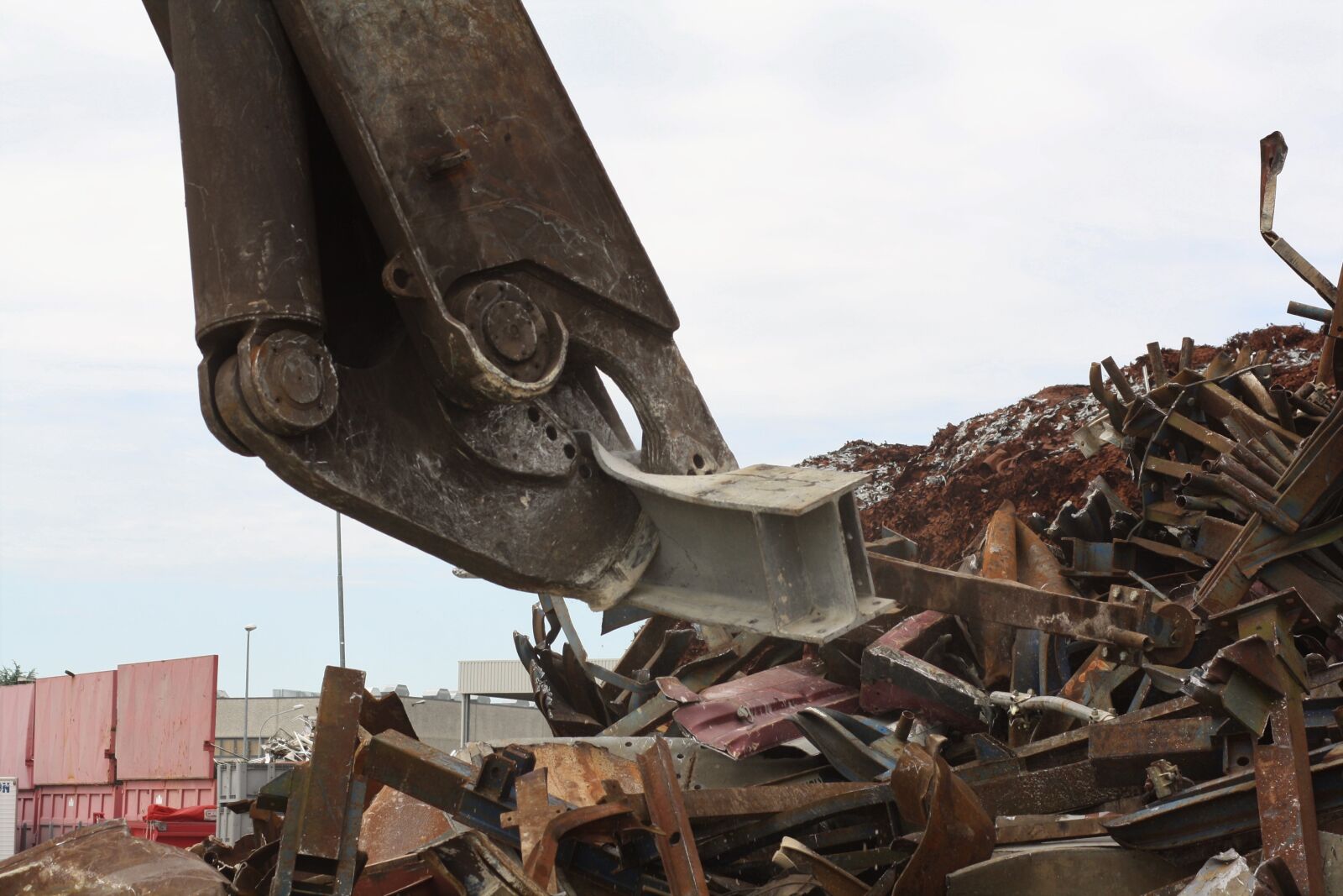 Canon EOS 1000D (EOS Digital Rebel XS / EOS Kiss F) sample photo. Metal, shear, scrap dealer photography