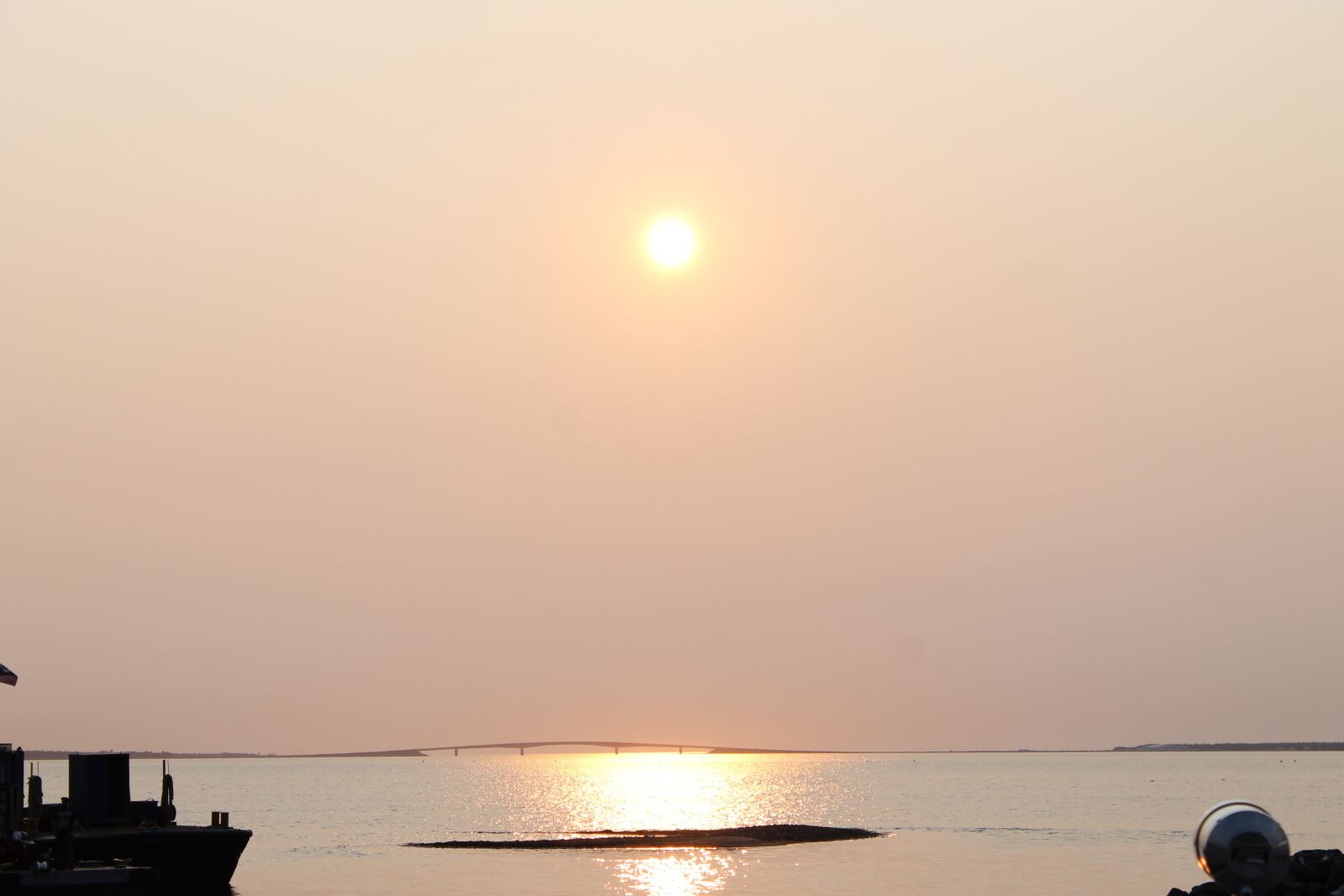 Canon EOS 1100D (EOS Rebel T3 / EOS Kiss X50) sample photo. Sunset, sea, beach photography