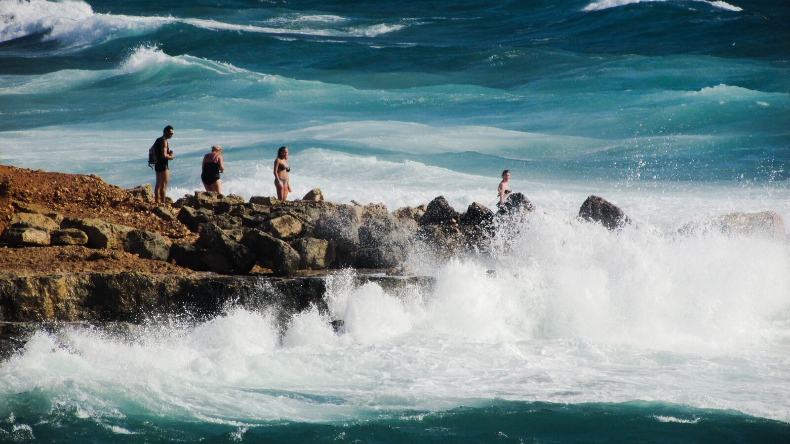 Canon PowerShot SX400 IS sample photo. Wave, smashing, spectacular photography
