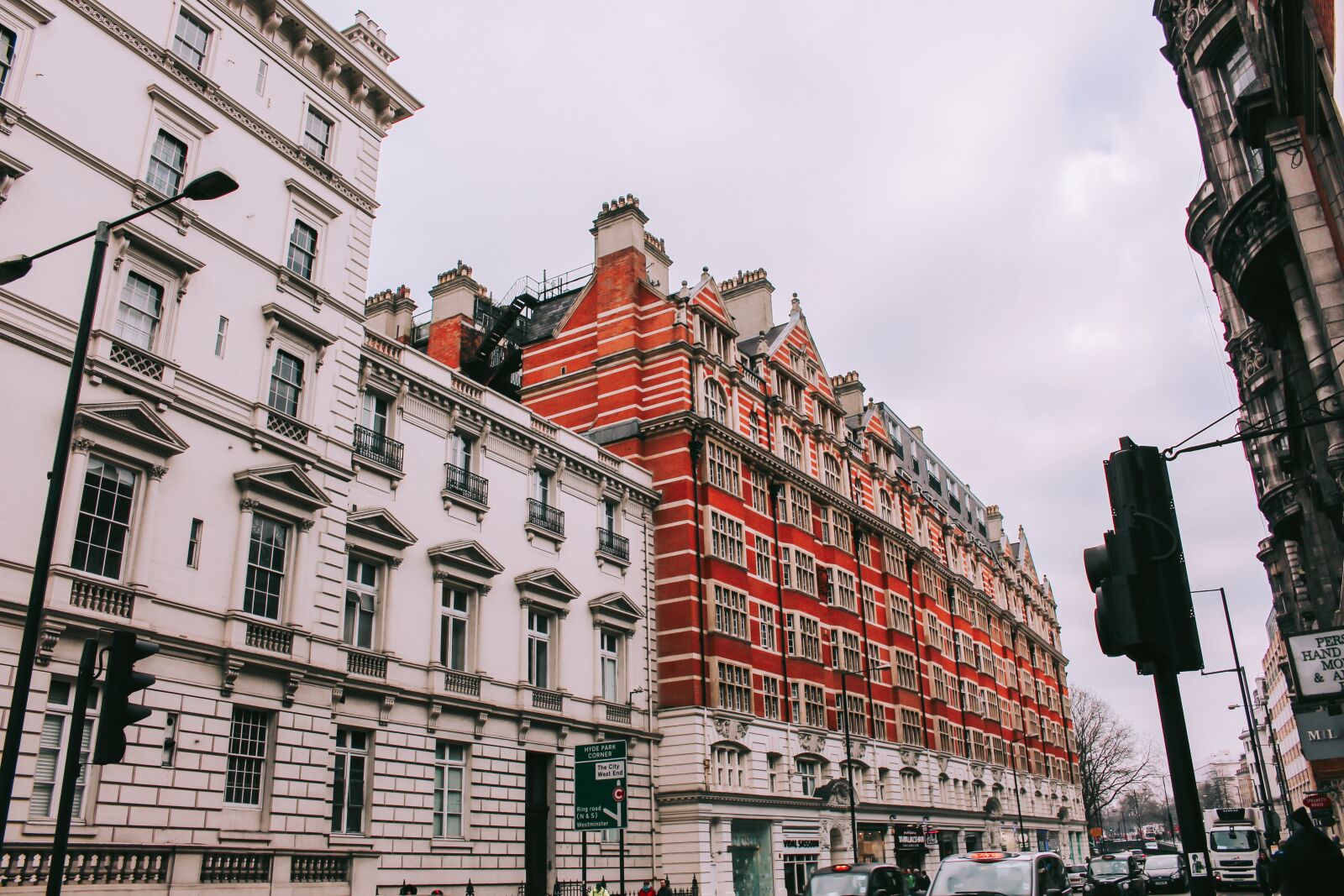 Canon EOS 700D (EOS Rebel T5i / EOS Kiss X7i) sample photo. Vehicle, london, united kingdom photography