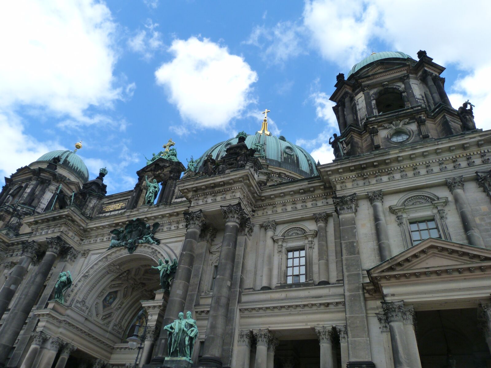 Panasonic Lumix DMC-FZ40 (Lumix DMC-FZ45) sample photo. Berlin, dom, monument photography
