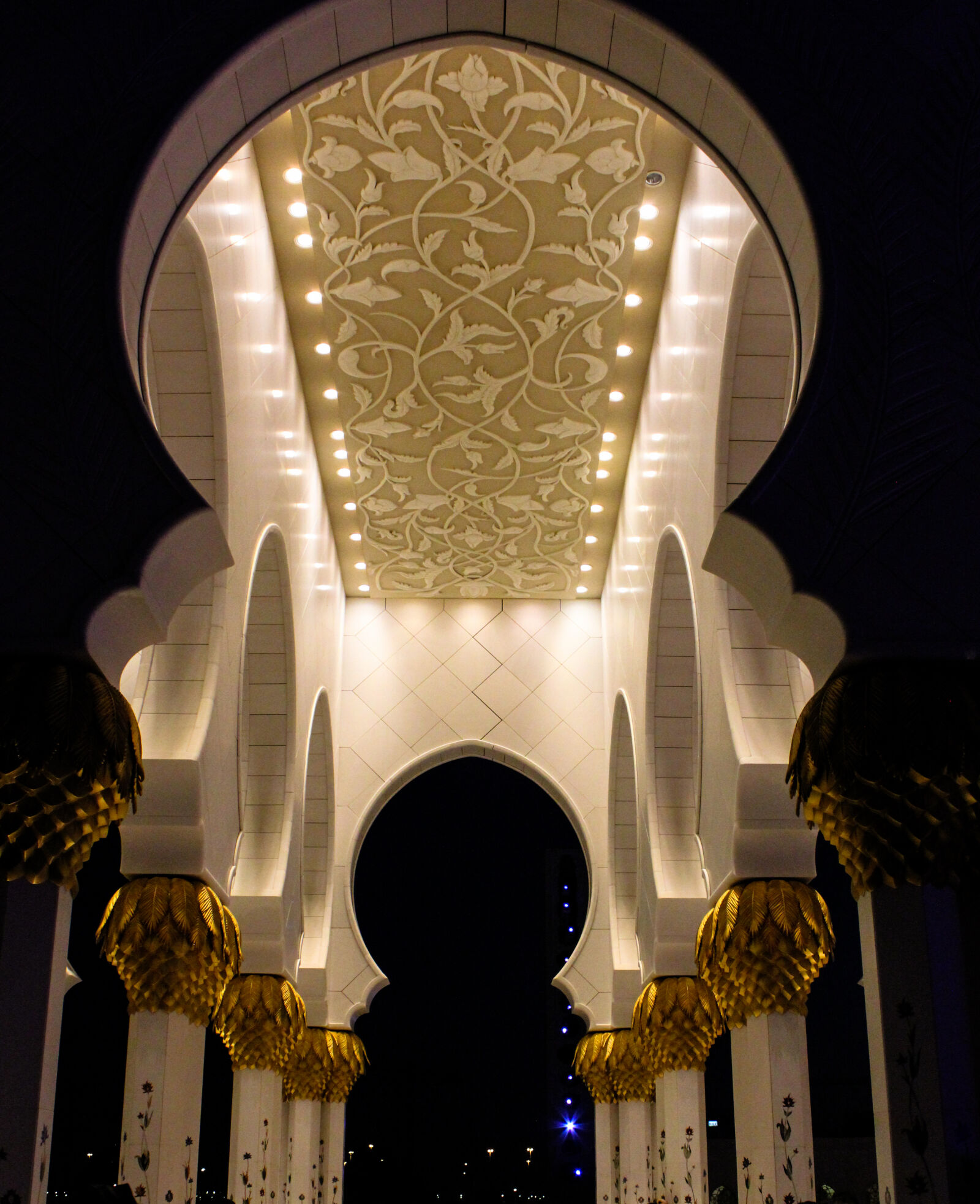 Canon EF-S 18-55mm F3.5-5.6 IS sample photo. Abudhabi, afterglow, architect, architectural photography
