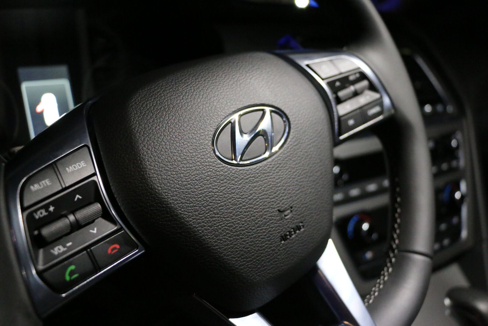 Canon EOS 70D sample photo. Inside, design, cars photography