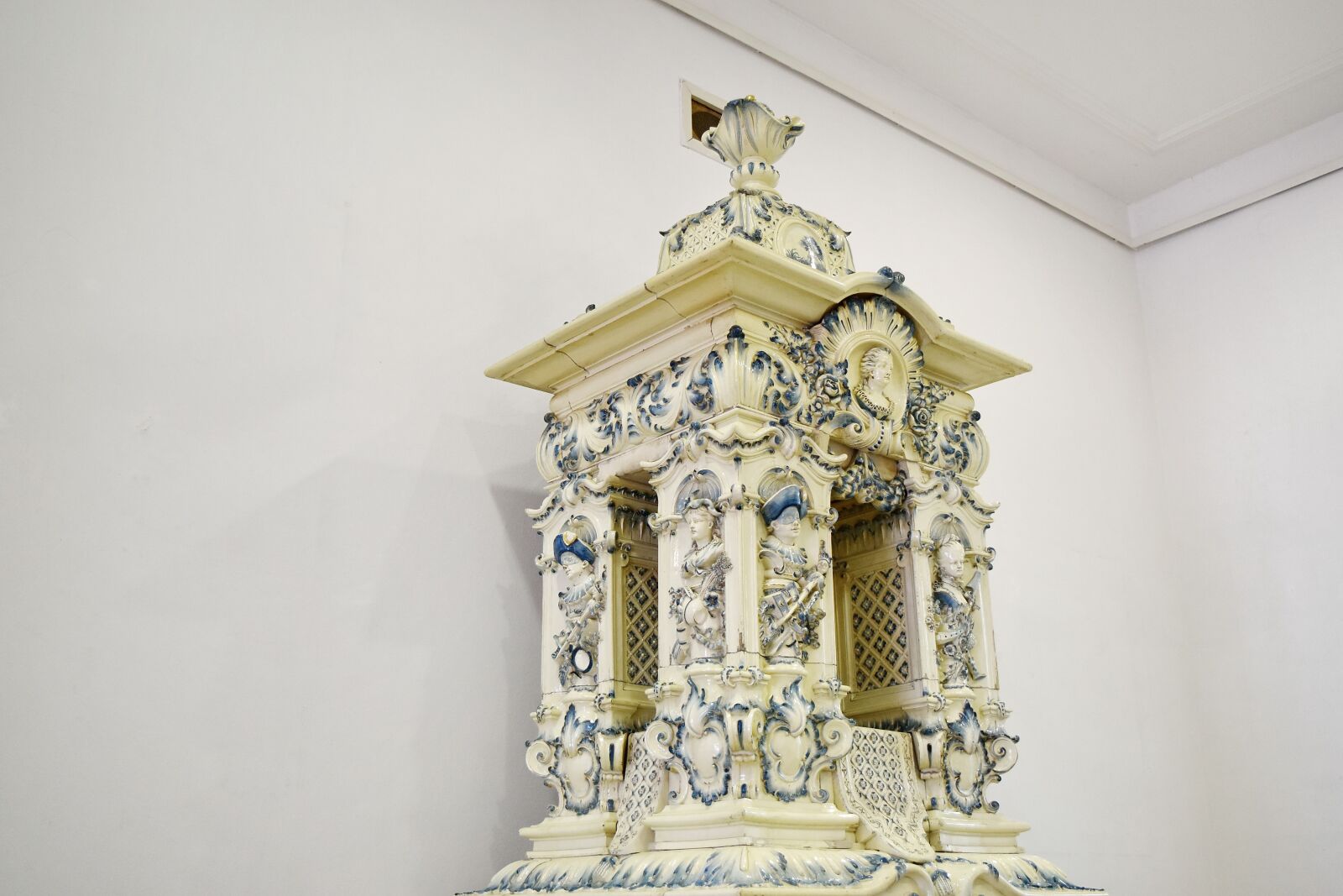 Nikon D5500 sample photo. Architecture, religion, decoration, vintage photography