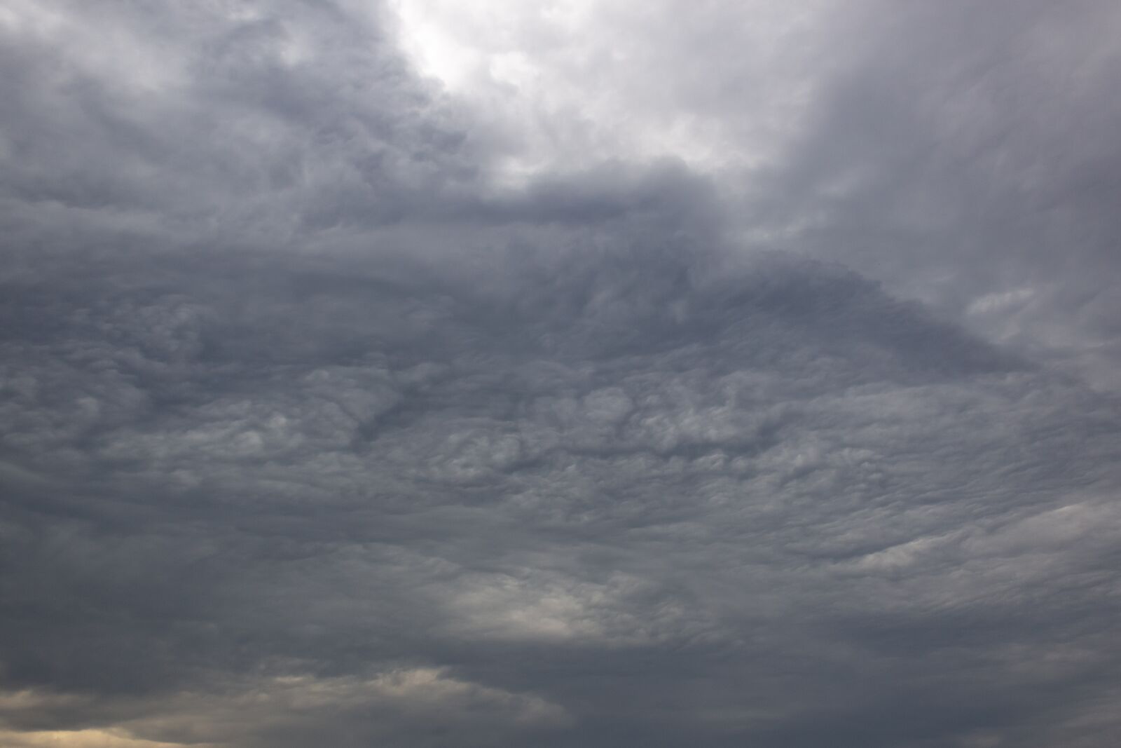 Canon EOS 1200D (EOS Rebel T5 / EOS Kiss X70 / EOS Hi) sample photo. Sky, clouds, landscape photography