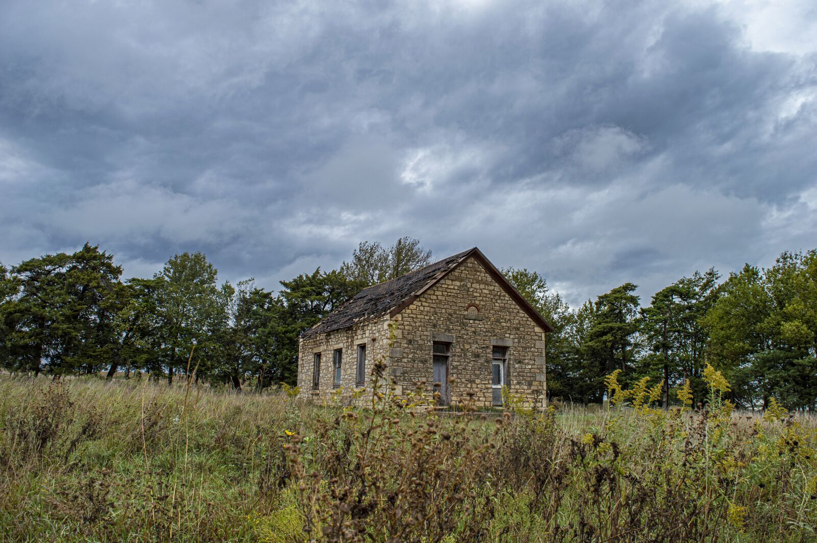 Nikon D3200 sample photo. Abandoned, old school, abandoned photography