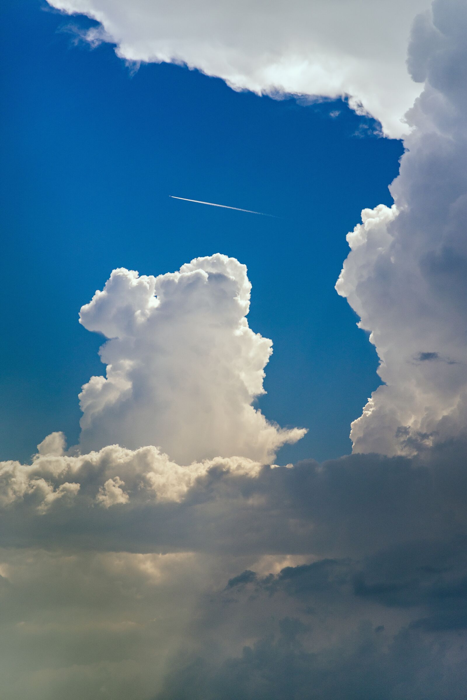 Canon RF 24-105mm F4L IS USM sample photo. Sky, clouds, the plane photography