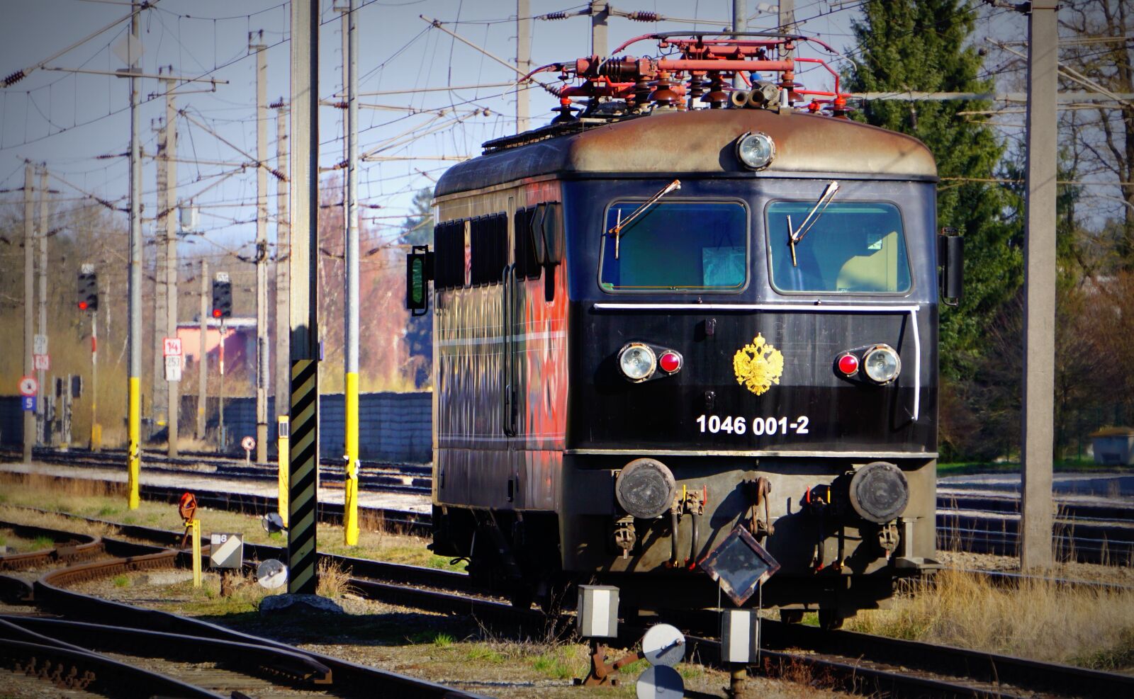 Sony E 55-210mm F4.5-6.3 OSS sample photo. Locomotive, railway, train photography