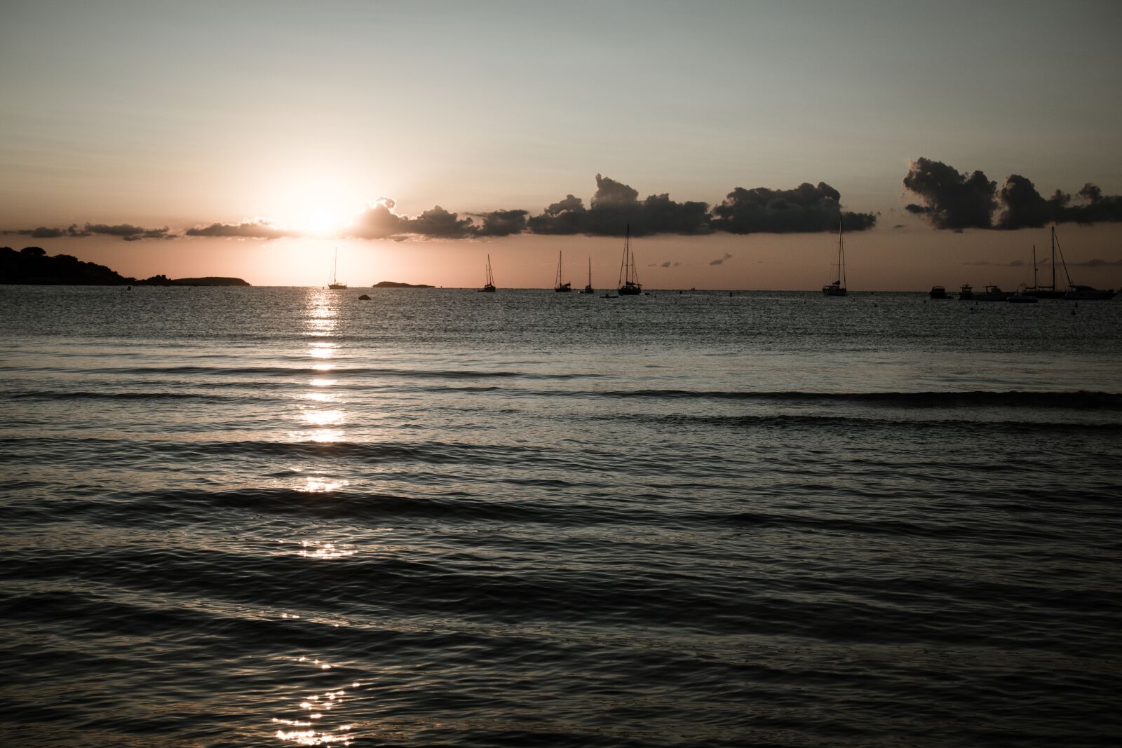 Nikon D5600 sample photo. Sun, sea, corsica photography